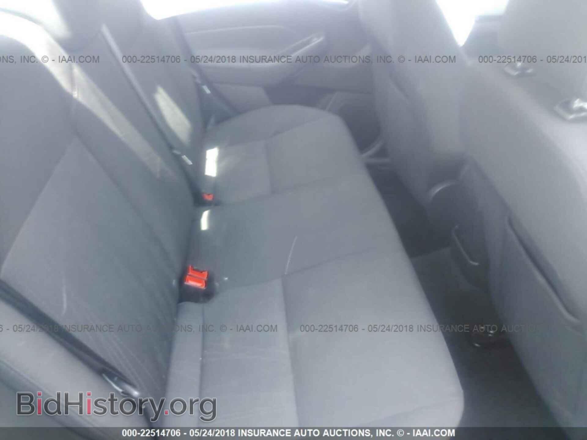 2016 Ford Focus - VIN: 1FADP3F22GL253116 - Photo 8