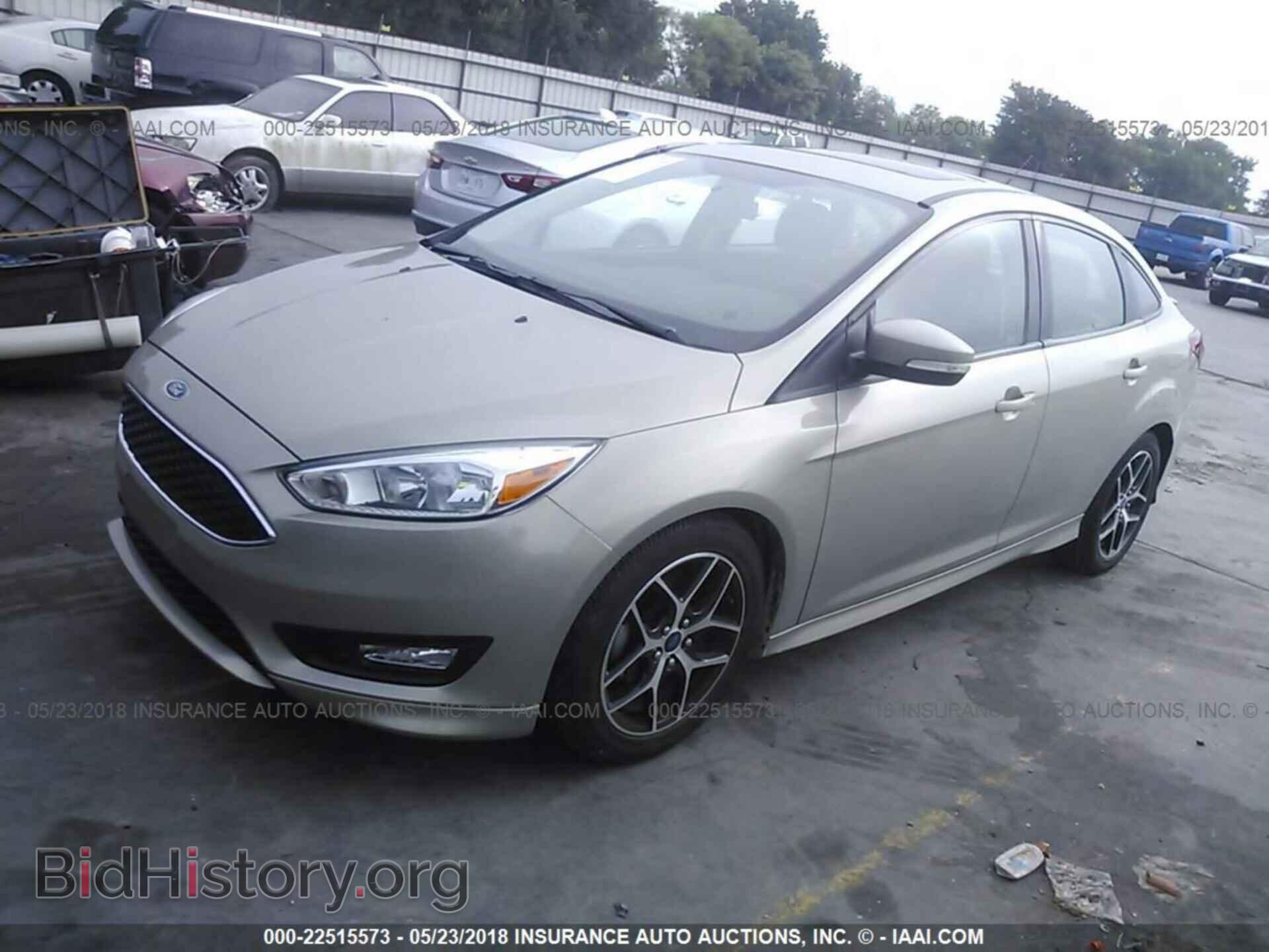 2015 Ford Focus - VIN: 1FADP3F21FL305799 - Photo 2