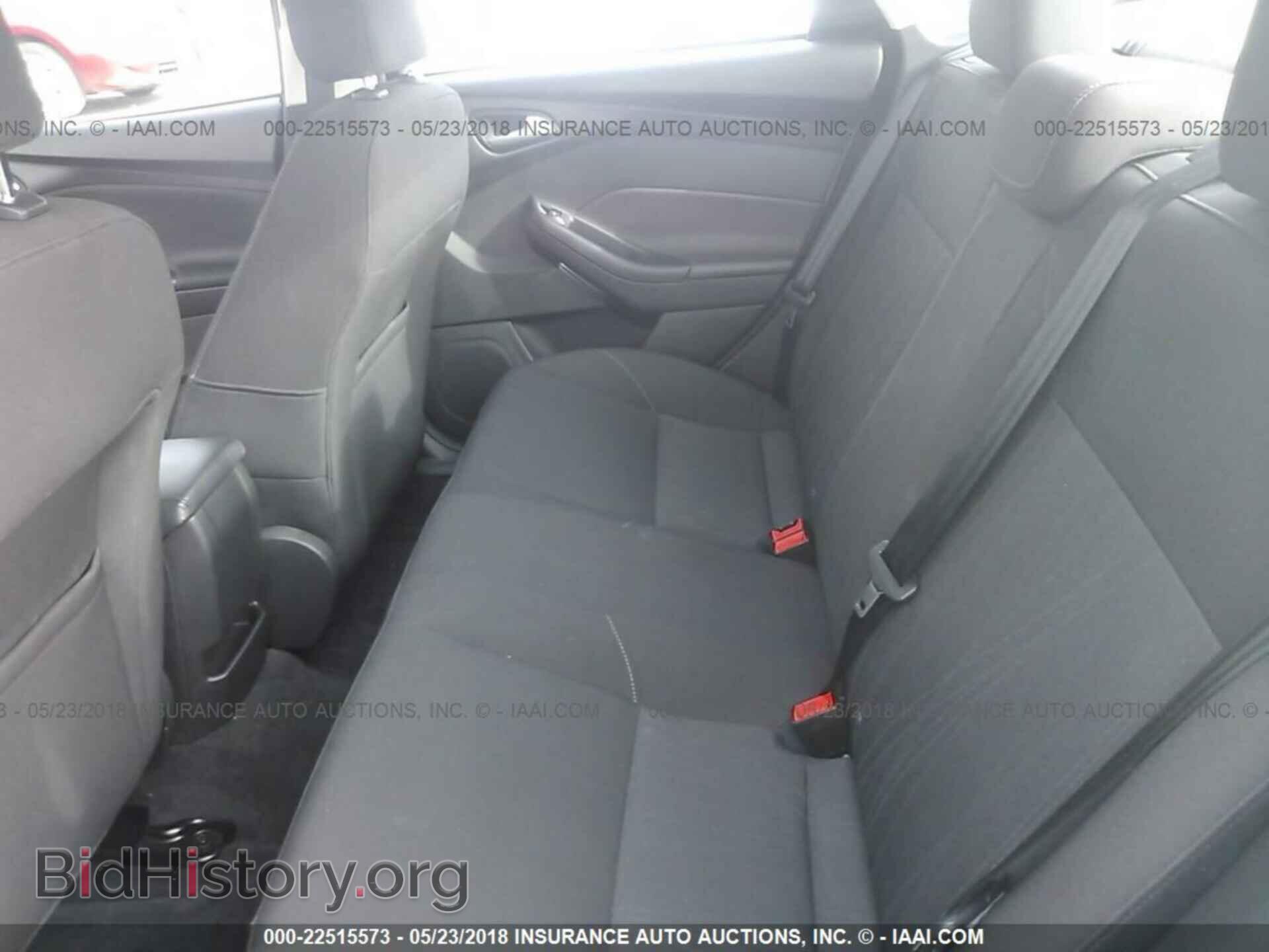 2015 Ford Focus - VIN: 1FADP3F21FL305799 - Photo 8