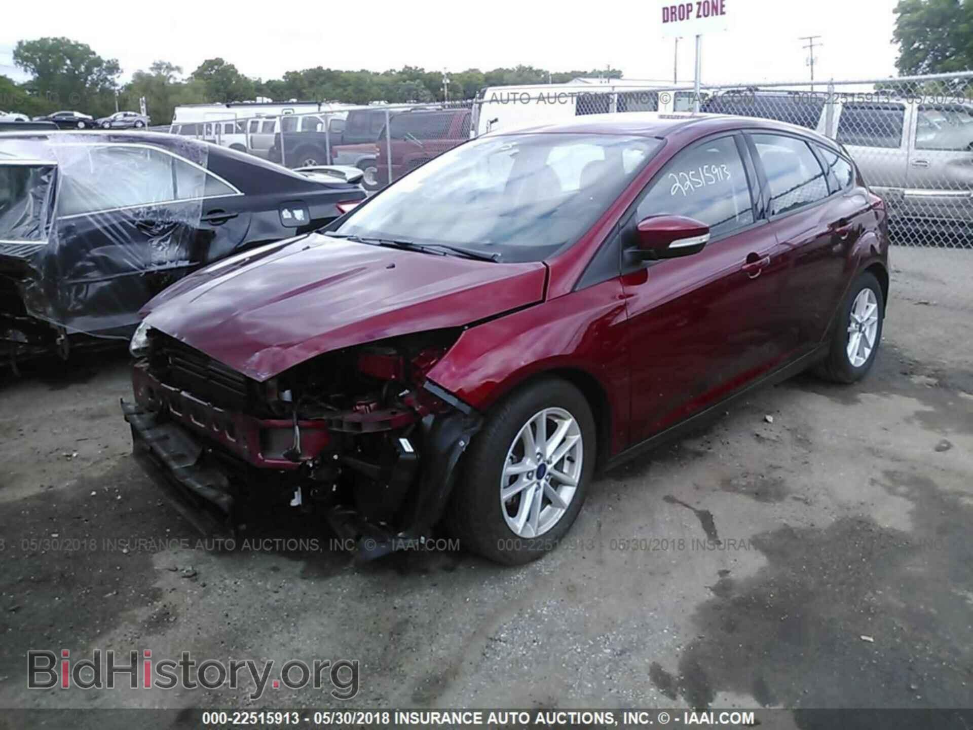 2017 Ford Focus - VIN: 1FADP3K23HL328302 - Photo 2