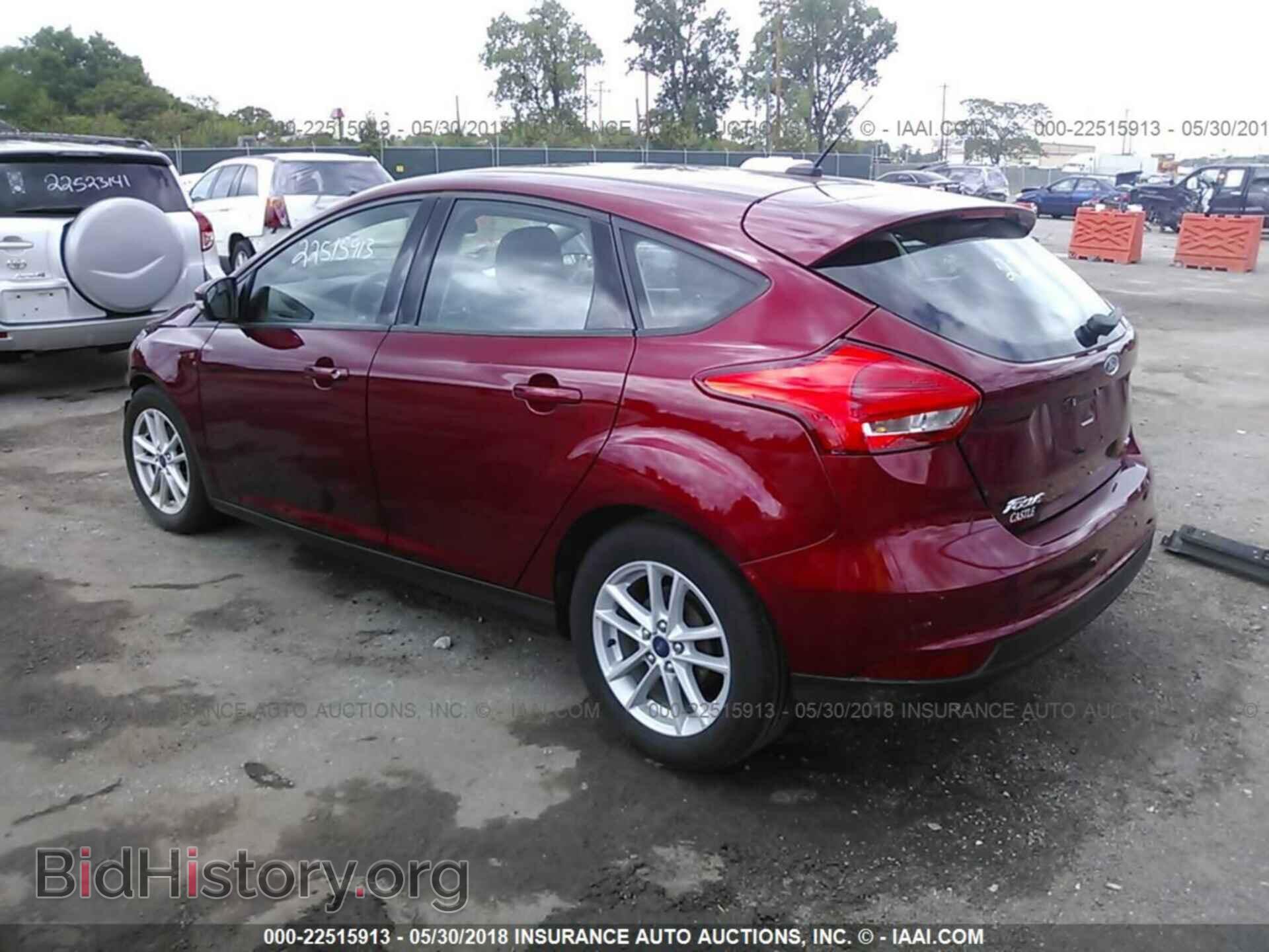 2017 Ford Focus - VIN: 1FADP3K23HL328302 - Photo 3