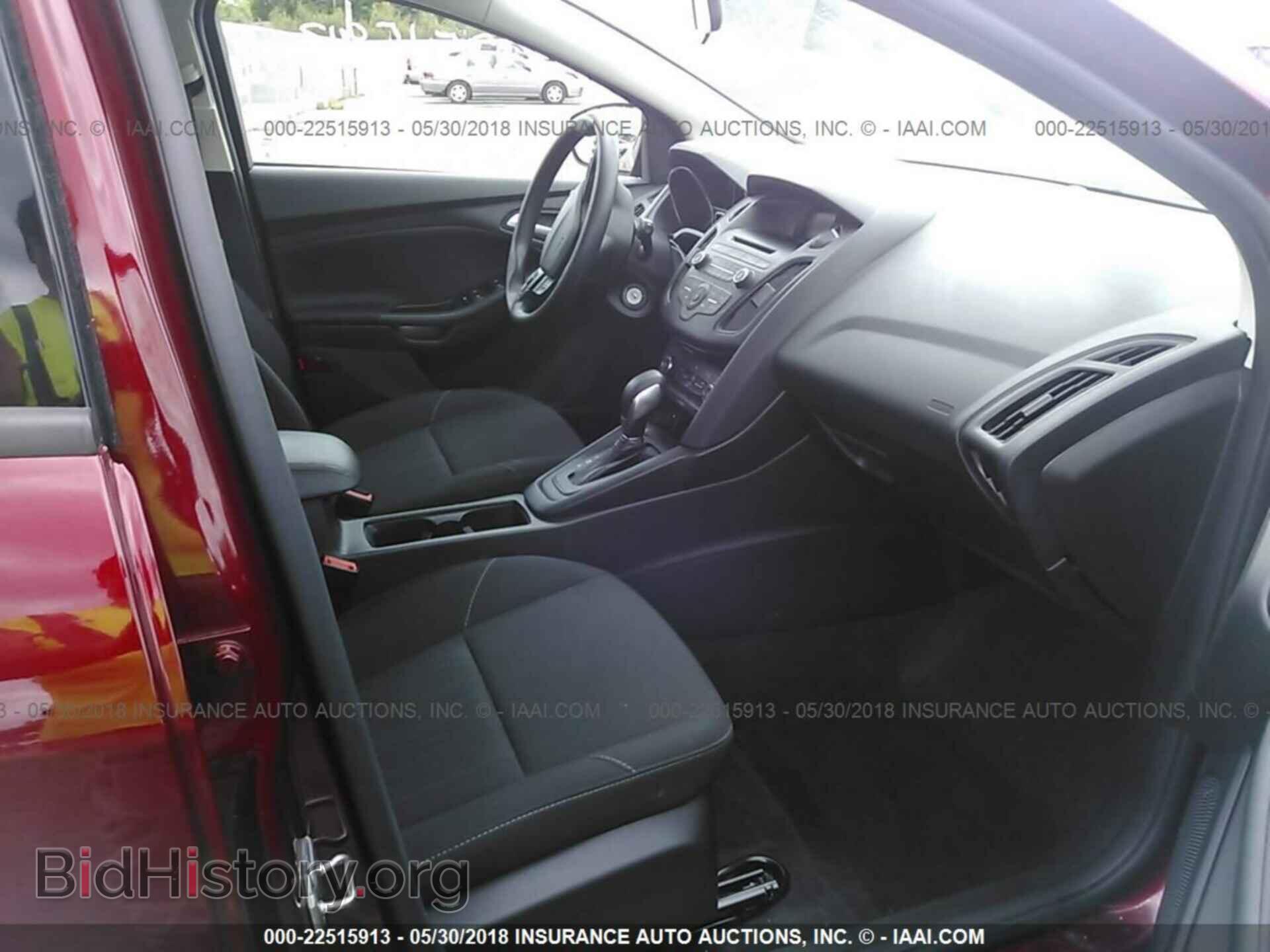 2017 Ford Focus - VIN: 1FADP3K23HL328302 - Photo 5