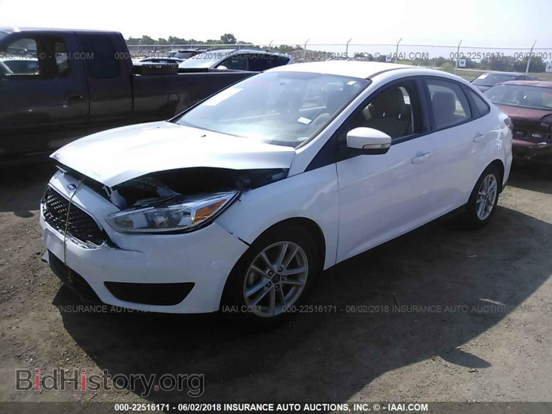 2017 Ford Focus - VIN: 1FADP3F28HL253820 - Photo 2