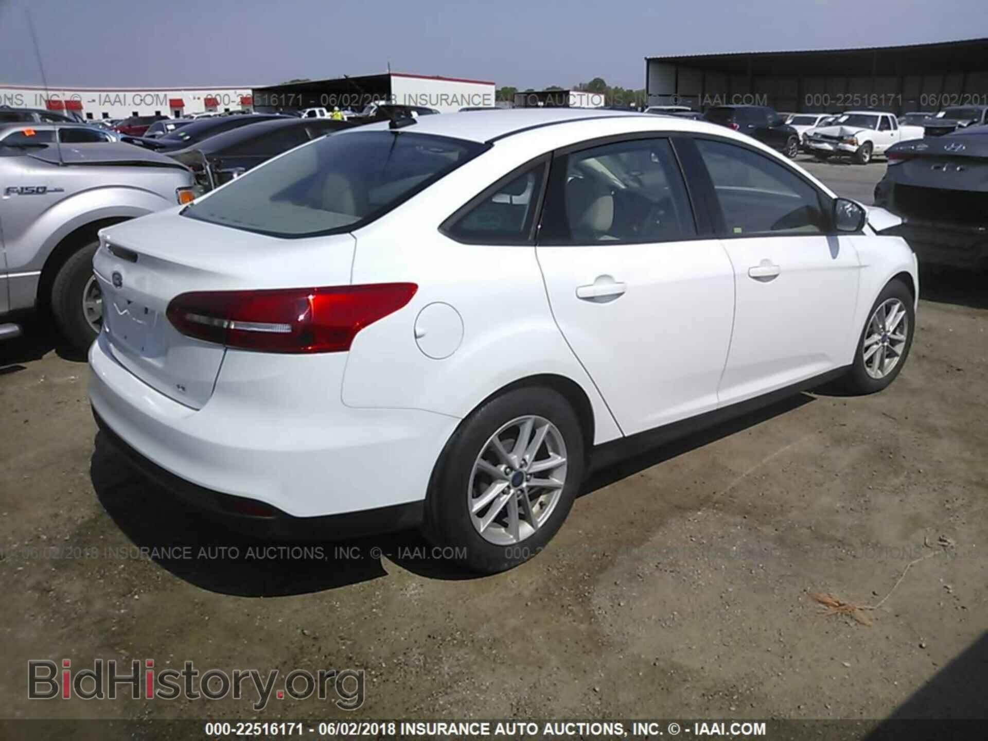 2017 Ford Focus - VIN: 1FADP3F28HL253820 - Photo 4