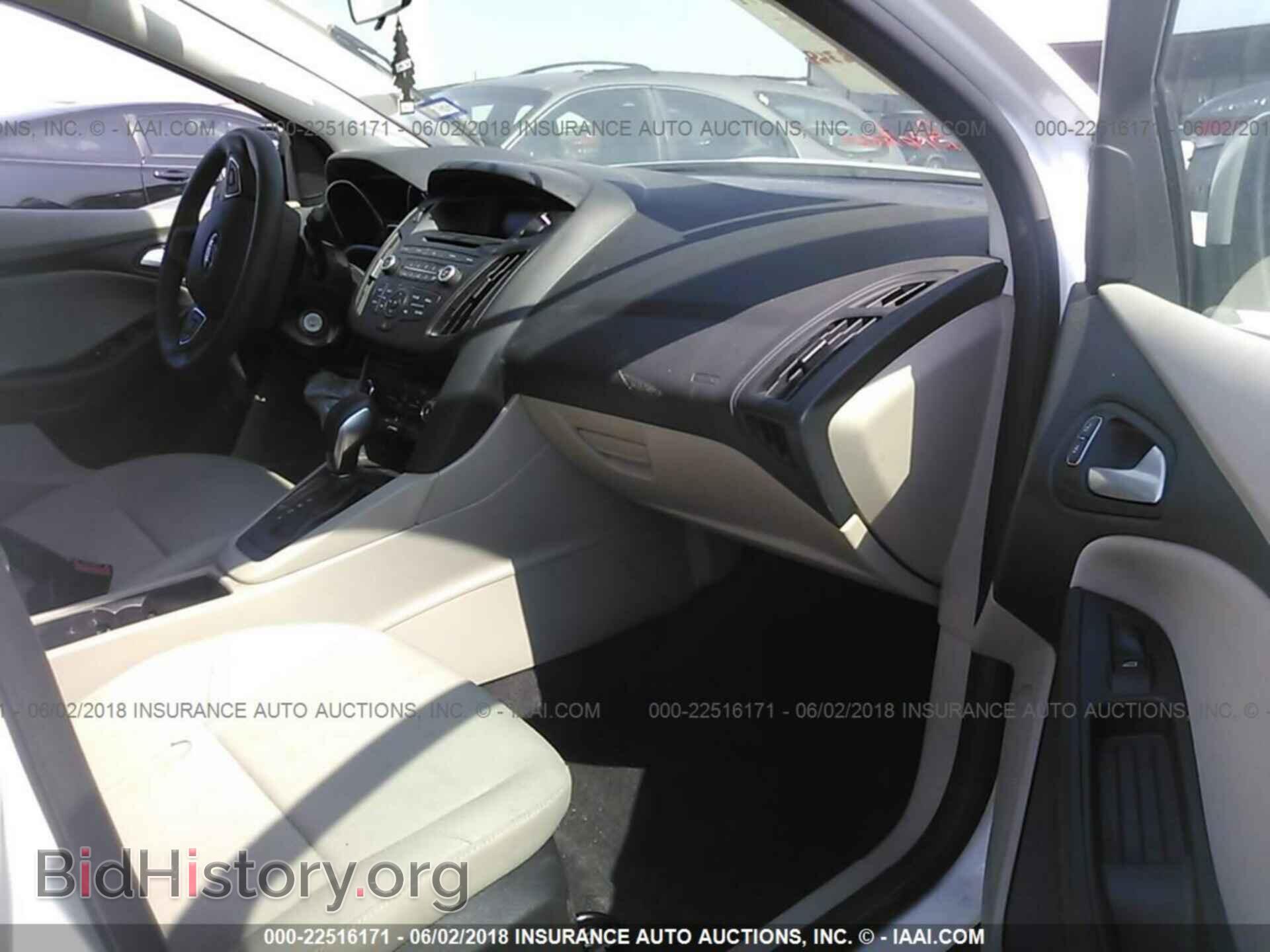 2017 Ford Focus - VIN: 1FADP3F28HL253820 - Photo 5
