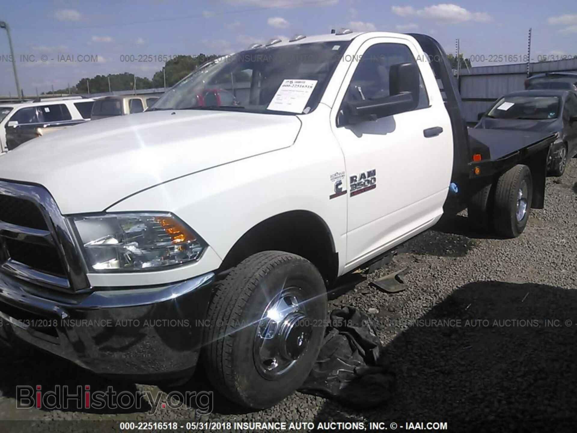 2017 Ram 3500 - VIN: 3C7WRTAL0HG558175 - Фото 2