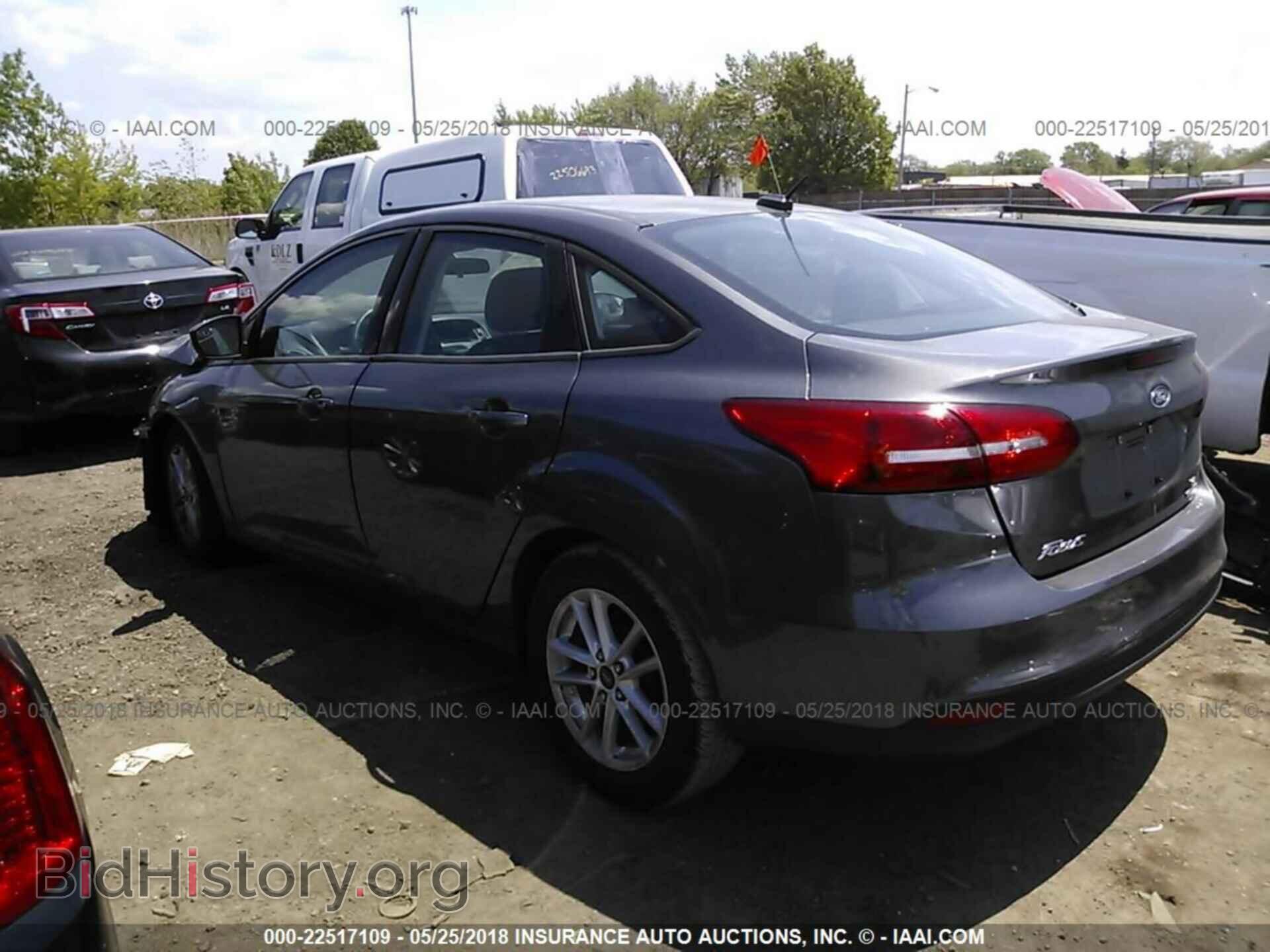 2015 Ford Focus - VIN: 1FADP3F27FL210177 - Photo 3