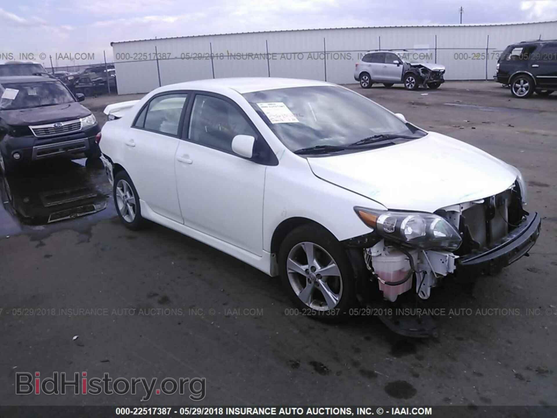 Photo 2T1BU4EE6BC726978 - Toyota Corolla 2011