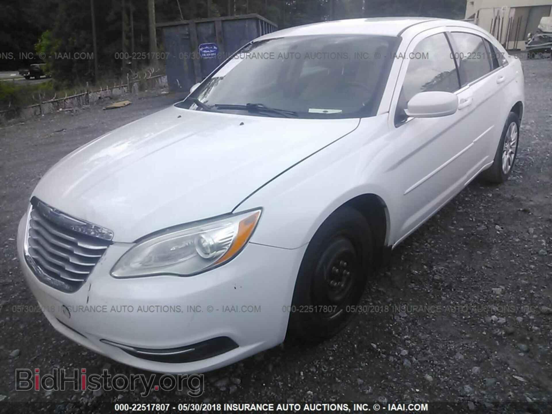 2014 Chrysler 200 - VIN: 1C3CCBAB4EN204735 - Фото 2