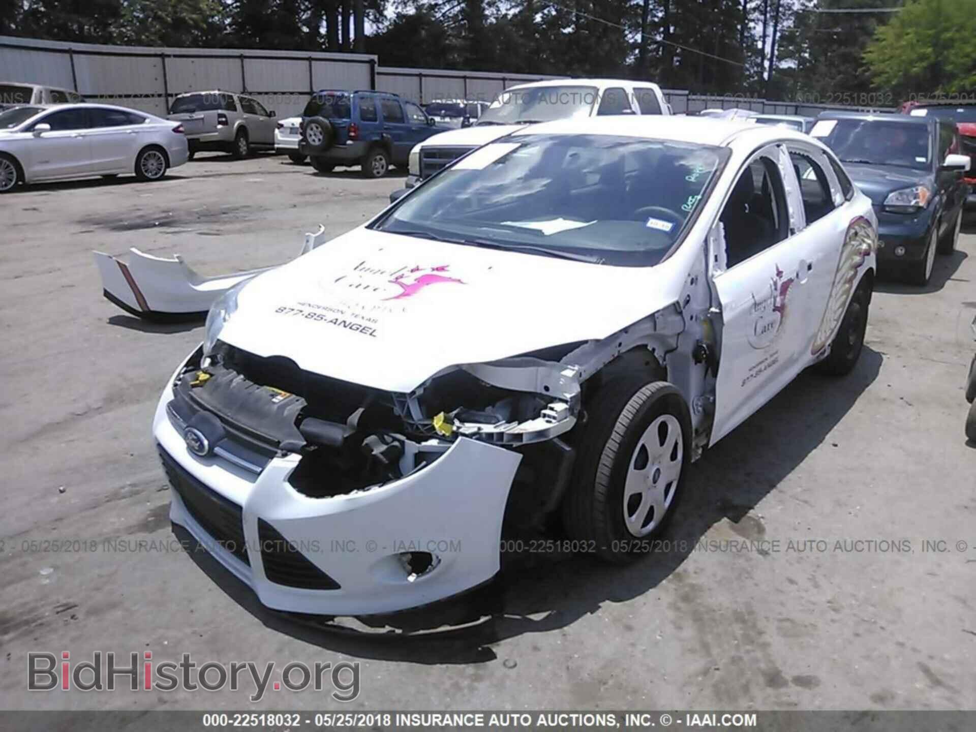 2014 Ford Focus - VIN: 1FADP3E27EL109513 - Photo 2