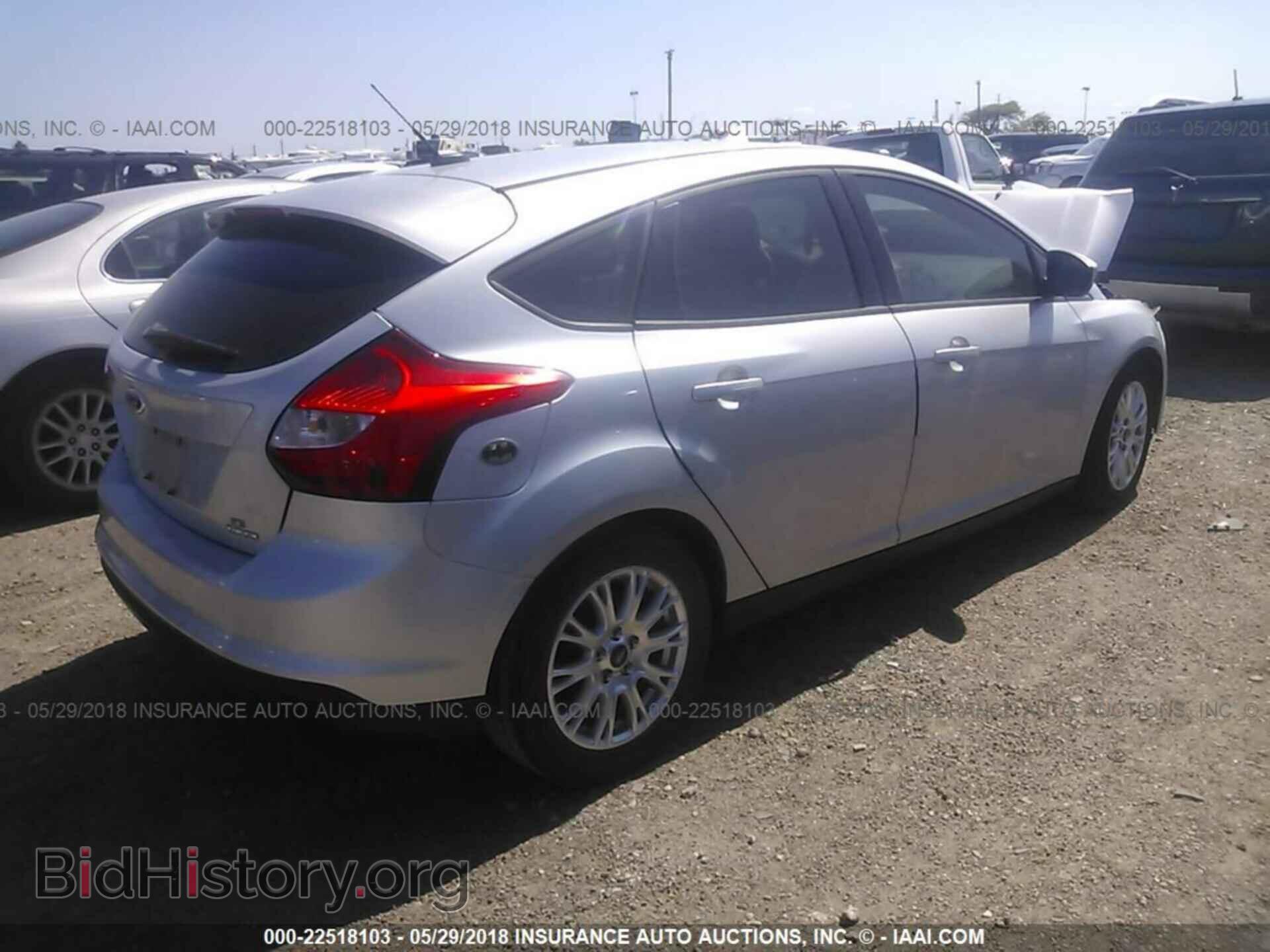 2012 Ford Focus - VIN: 1FAHP3K20CL375605 - Photo 4