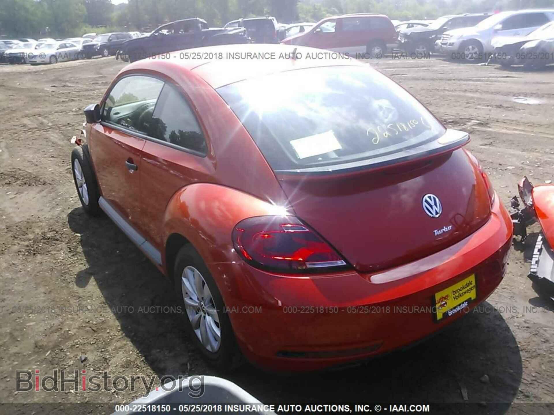 2017 Volkswagen Beetle - VIN: 3VWF17AT3HM616936 - Фото 3