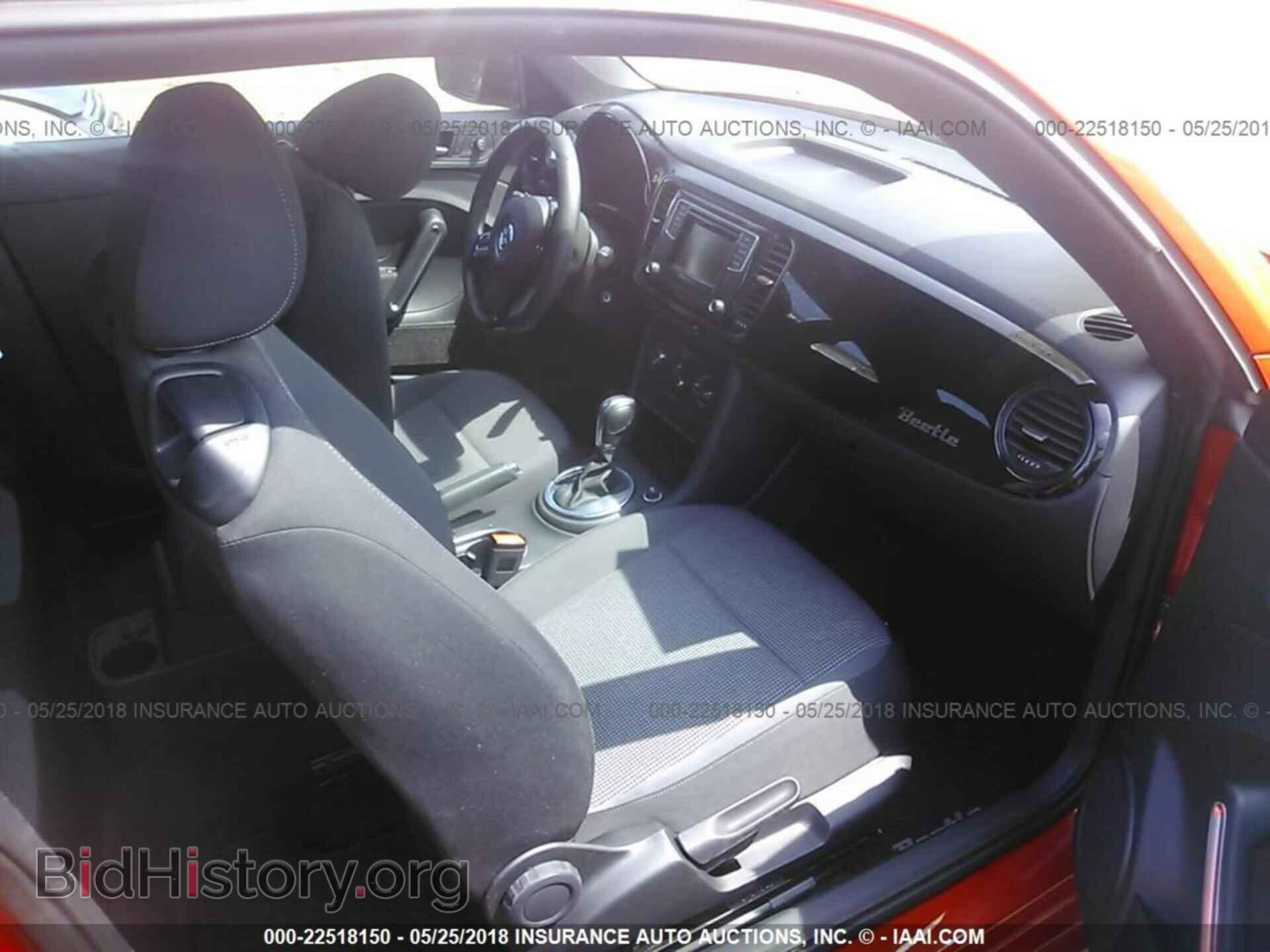 2017 Volkswagen Beetle - VIN: 3VWF17AT3HM616936 - Фото 5