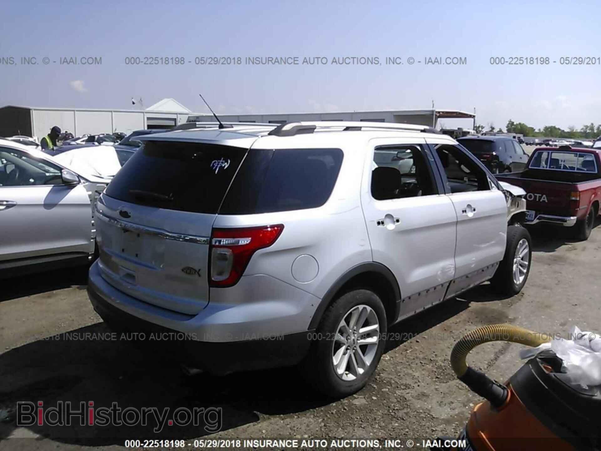 2012 Ford Explorer - VIN: 1FMHK7D84CGA82442 - Photo 4