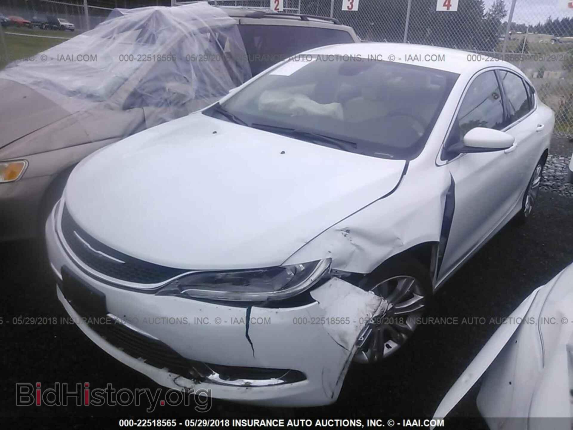 2015 Chrysler 200 - VIN: 1C3CCCAB8FN561620 - Фото 2