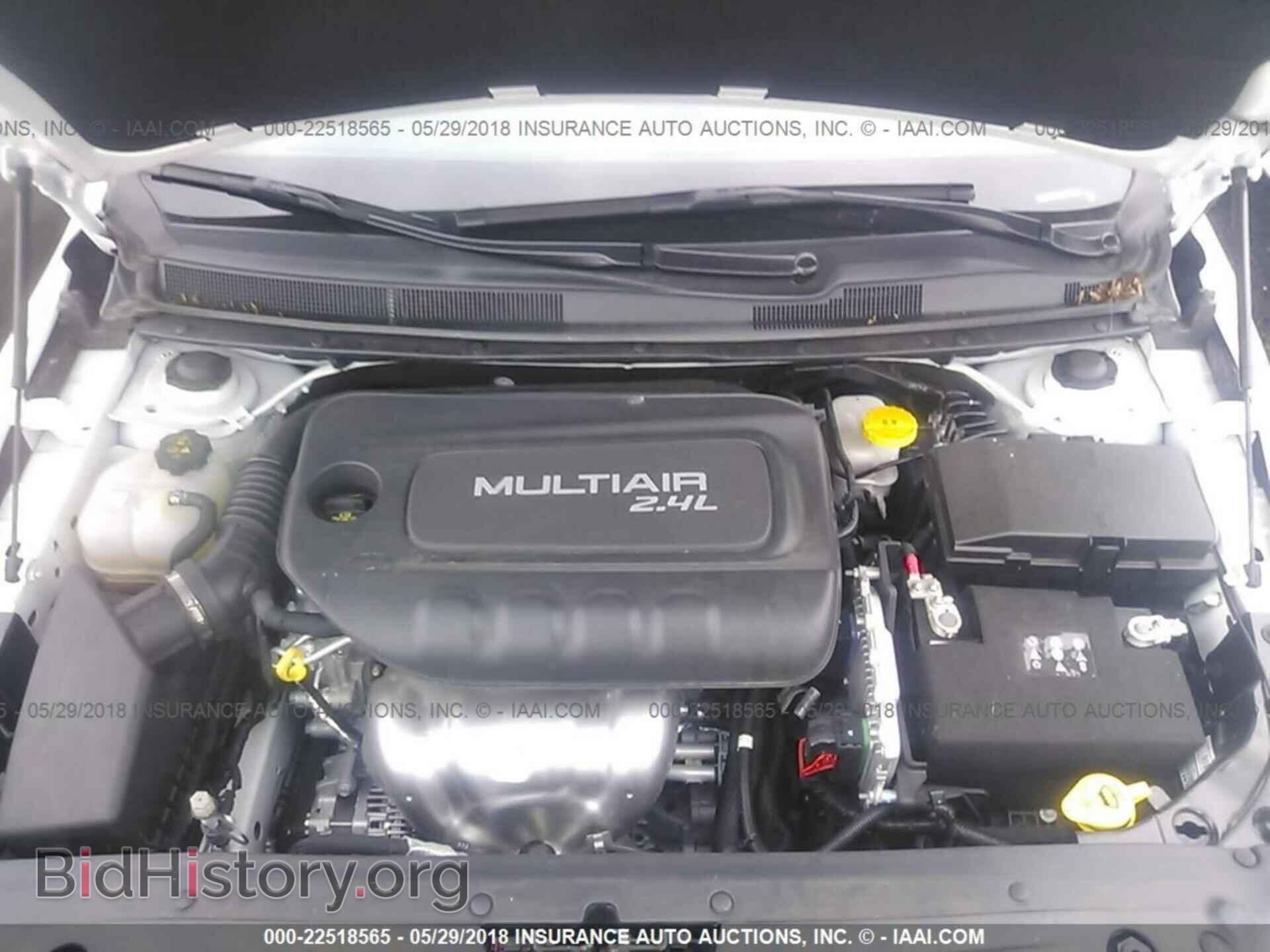 2015 Chrysler 200 - VIN: 1C3CCCAB8FN561620 - Фото 10