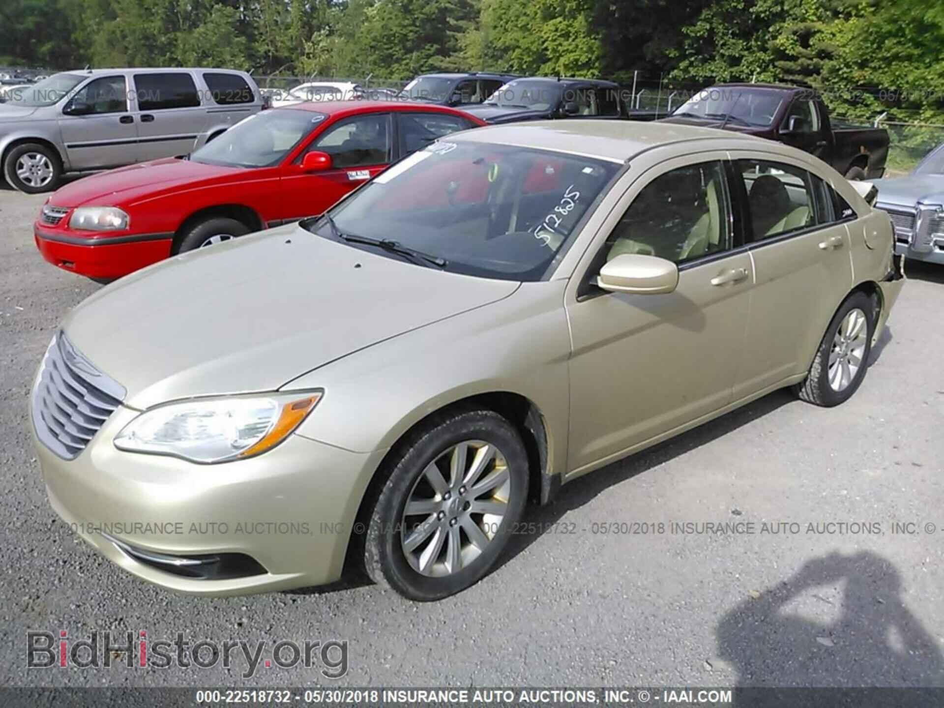 2011 Chrysler 200 - VIN: 1C3BC1FB8BN512825 - Photo 2