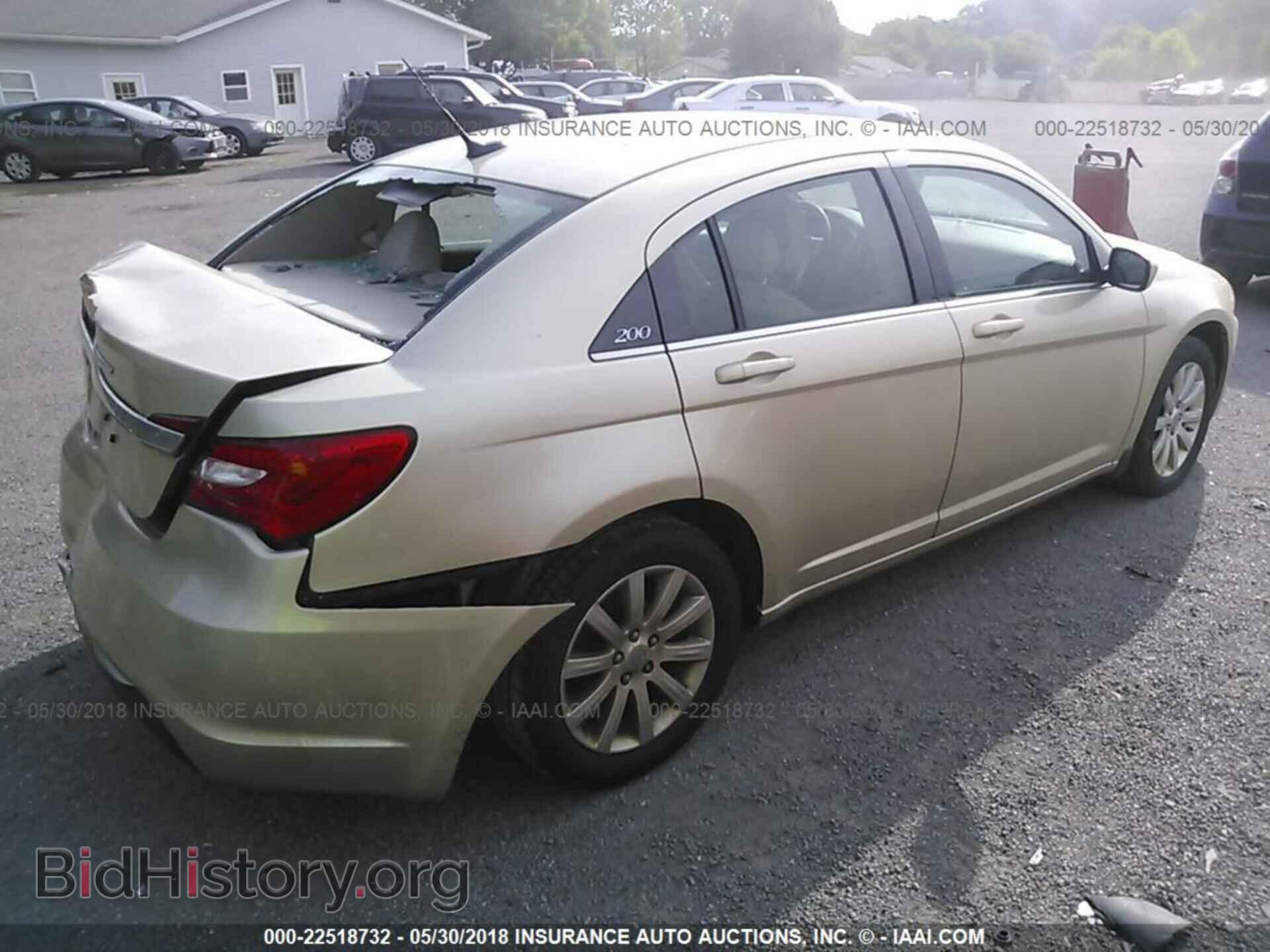 2011 Chrysler 200 - VIN: 1C3BC1FB8BN512825 - Photo 4