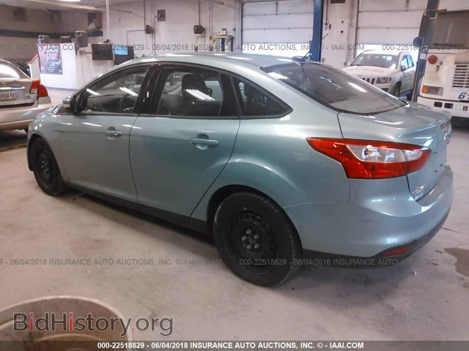 2012 Ford Focus - VIN: 1FAHP3F20CL187256 - Фото 3