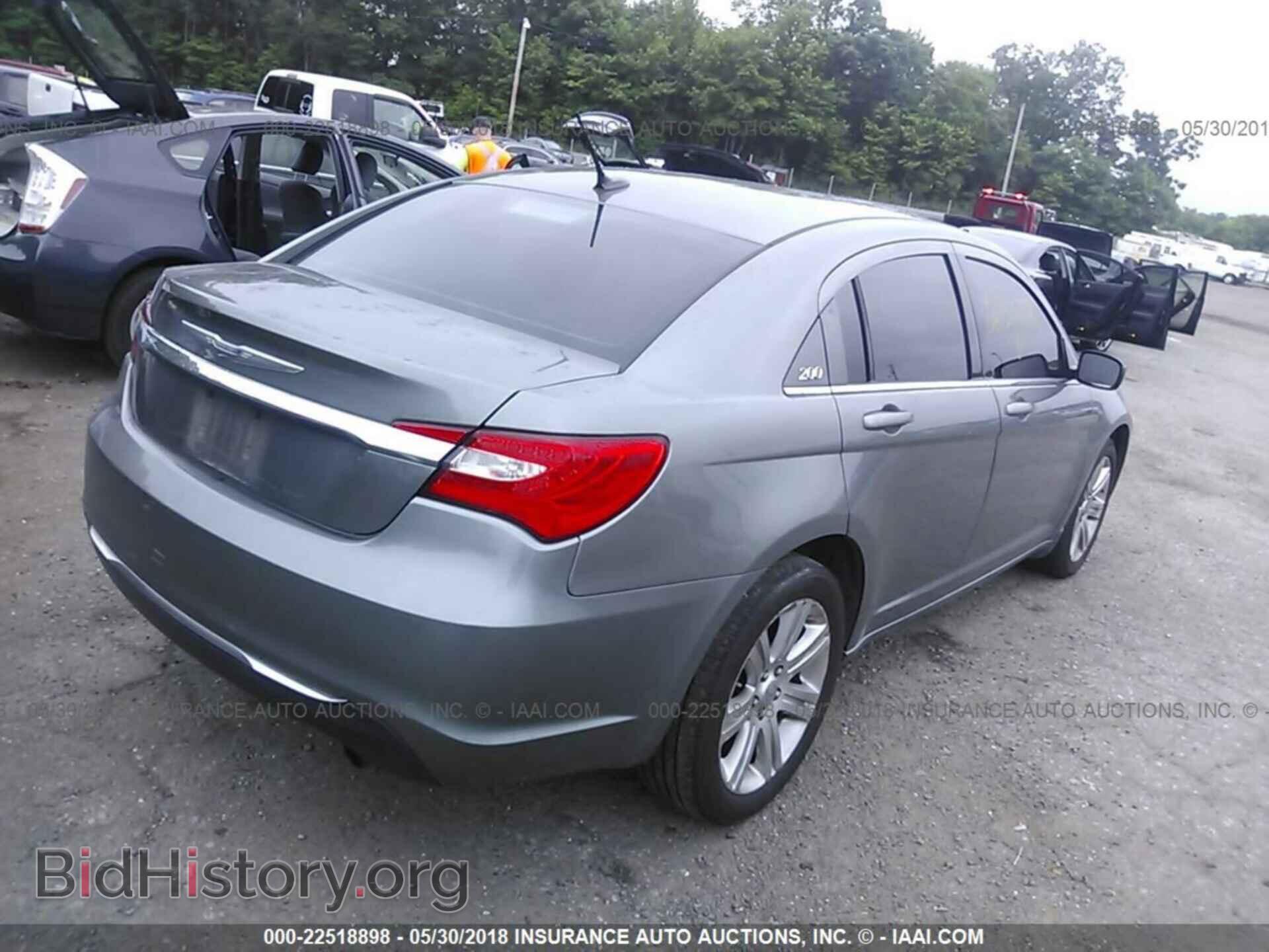2013 Chrysler 200 - VIN: 1C3CCBBBXDN505233 - Photo 4