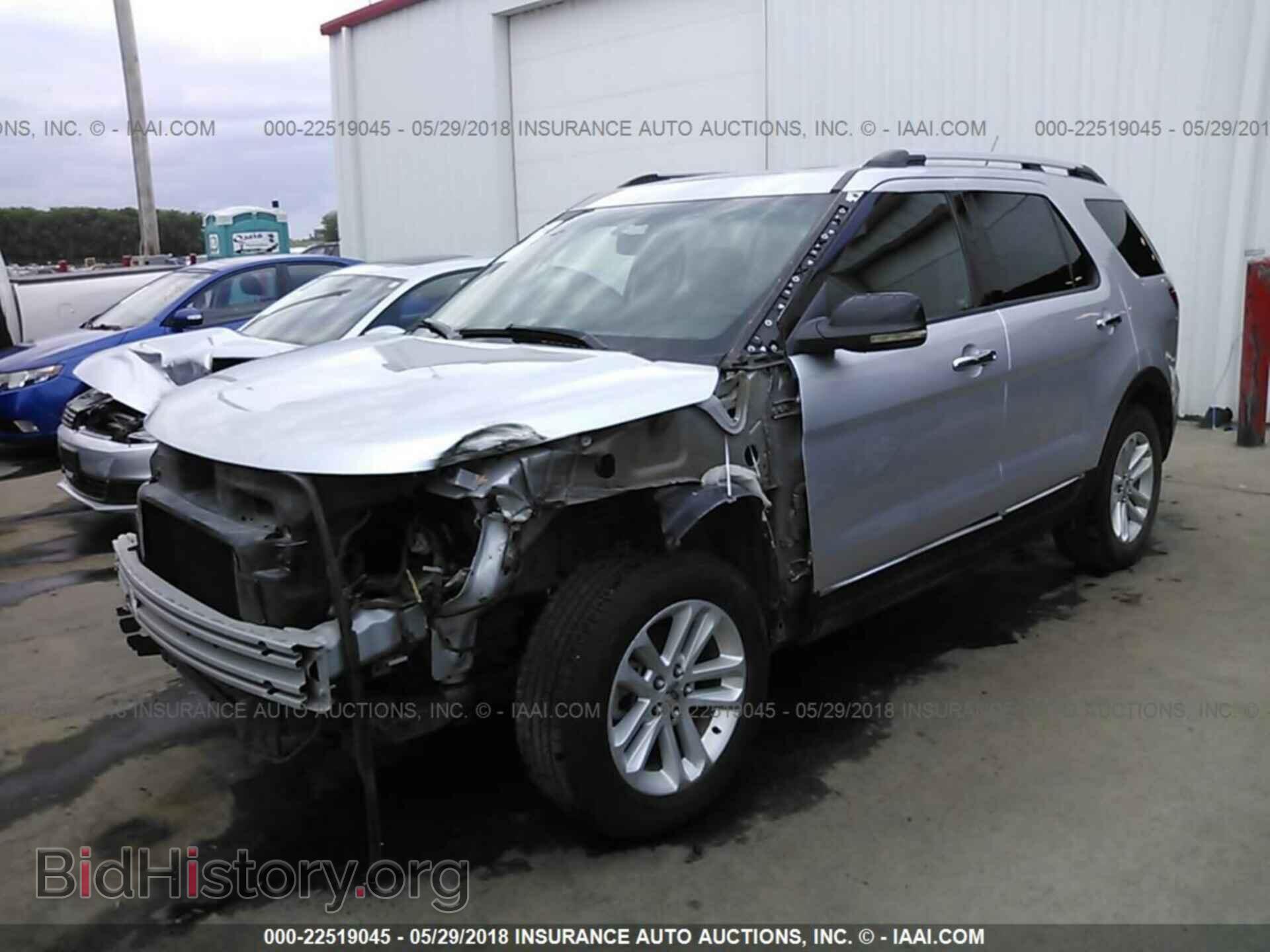 2011 Ford Explorer - VIN: 1FMHK8D87BGA43588 - Фото 2