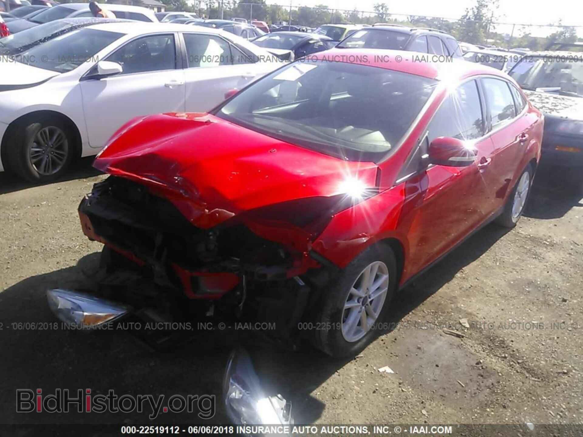 2016 Ford Focus - VIN: 1FADP3F26GL270159 - Photo 2