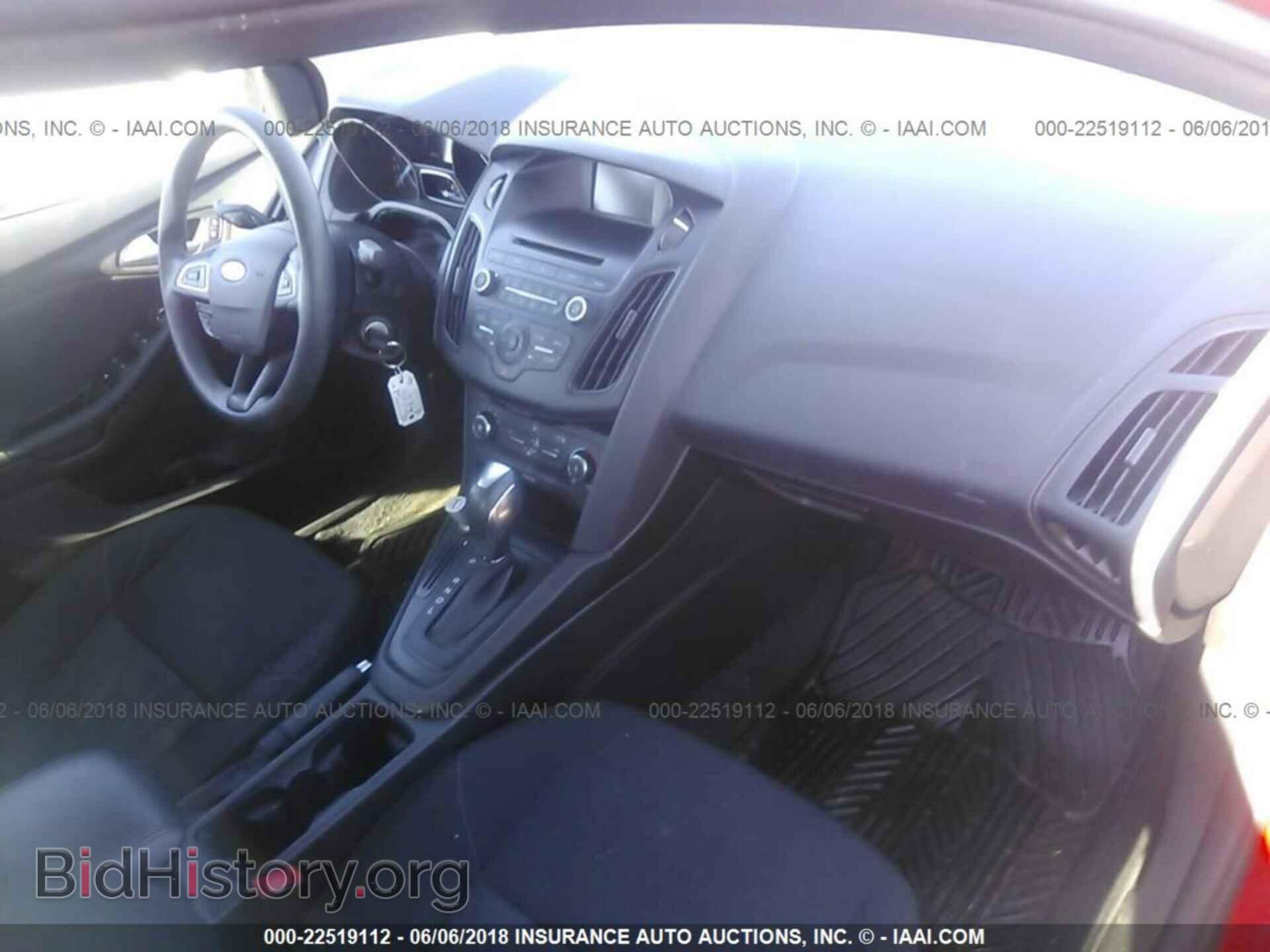 2016 Ford Focus - VIN: 1FADP3F26GL270159 - Photo 5