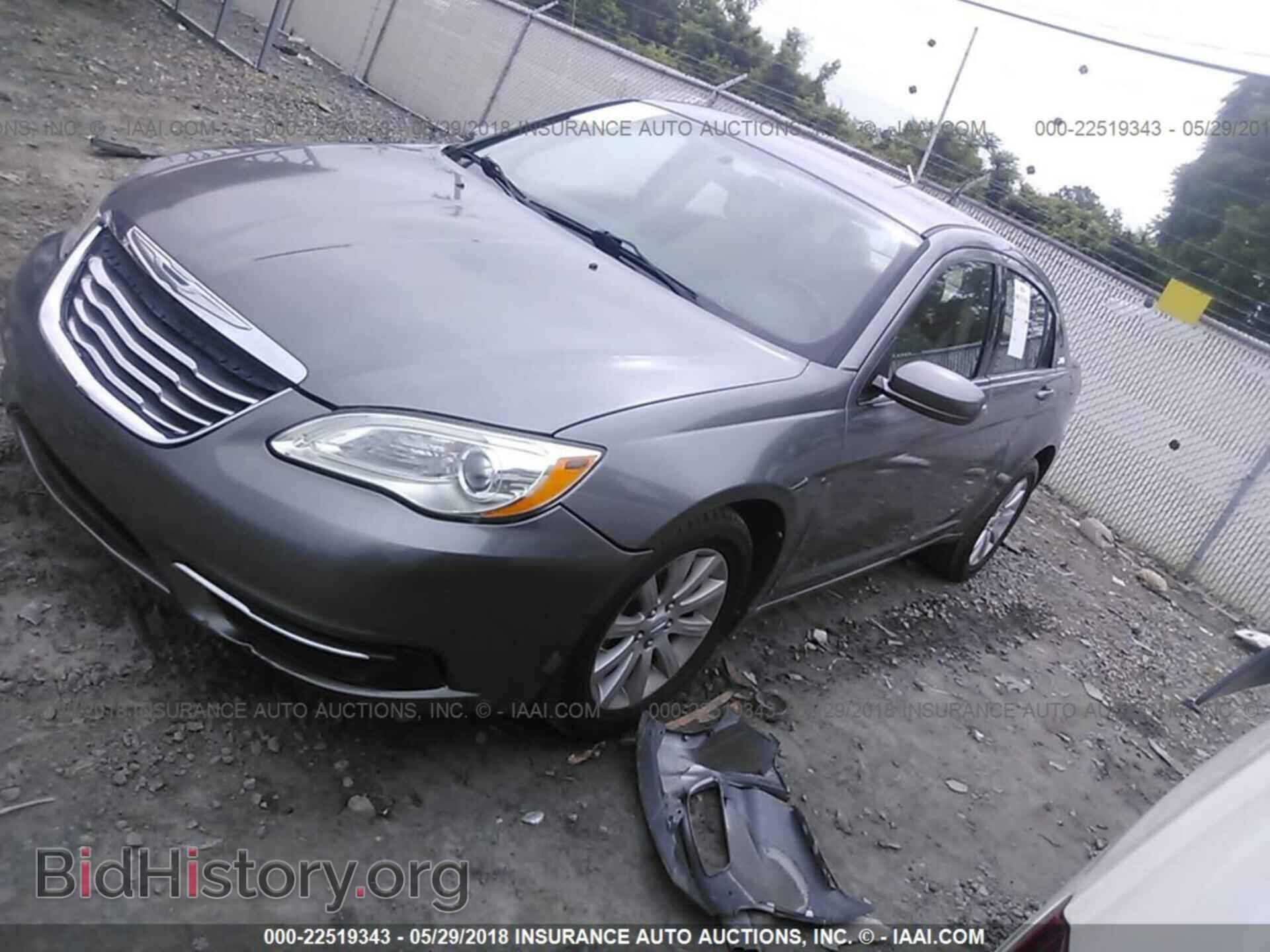 2012 Chrysler 200 - VIN: 1C3CCBBB3CN105724 - Photo 2