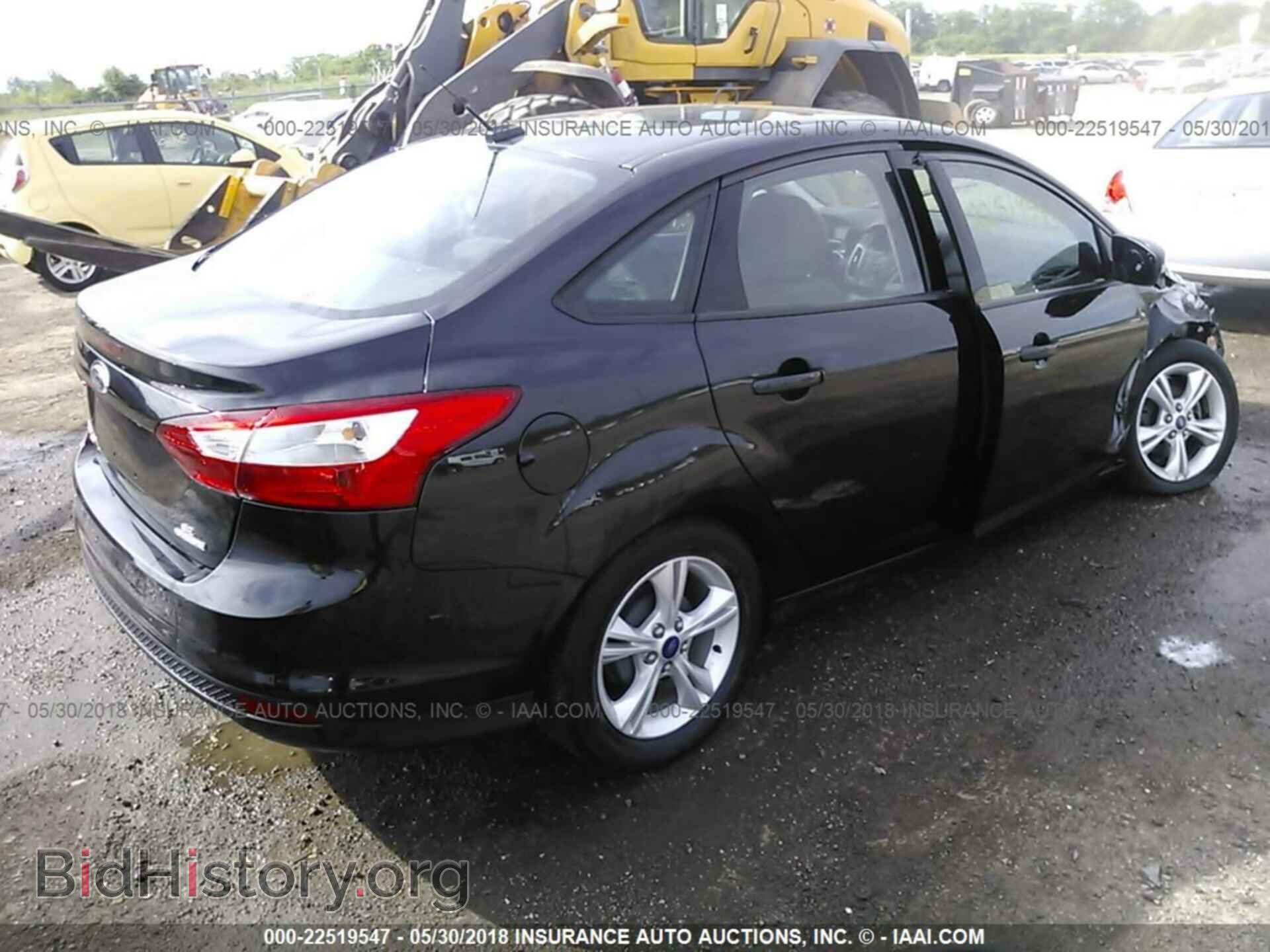 2014 Ford Focus - VIN: 1FADP3F20EL459418 - Photo 4