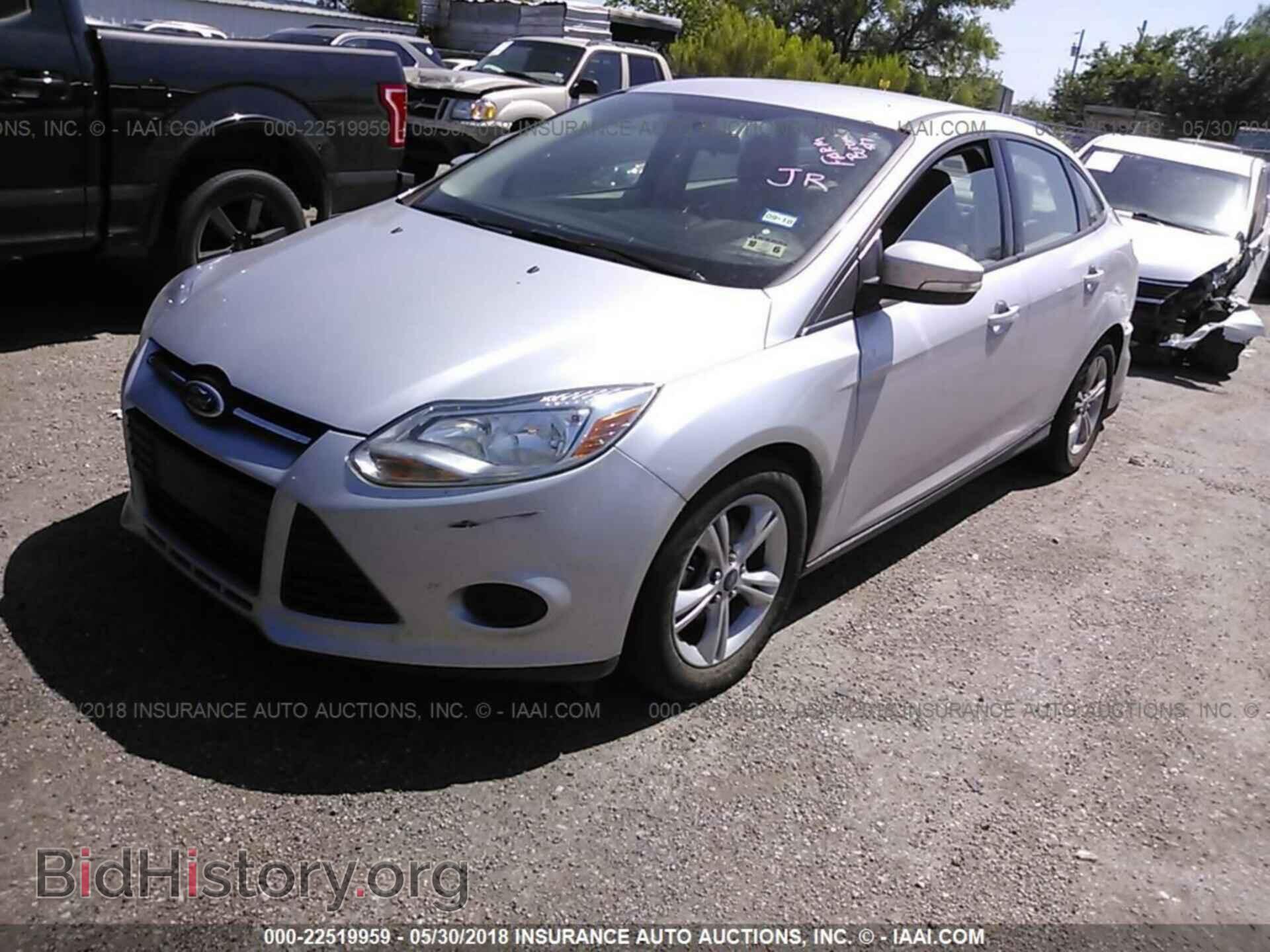 2014 Ford Focus - VIN: 1FADP3F24EL389793 - Фото 2