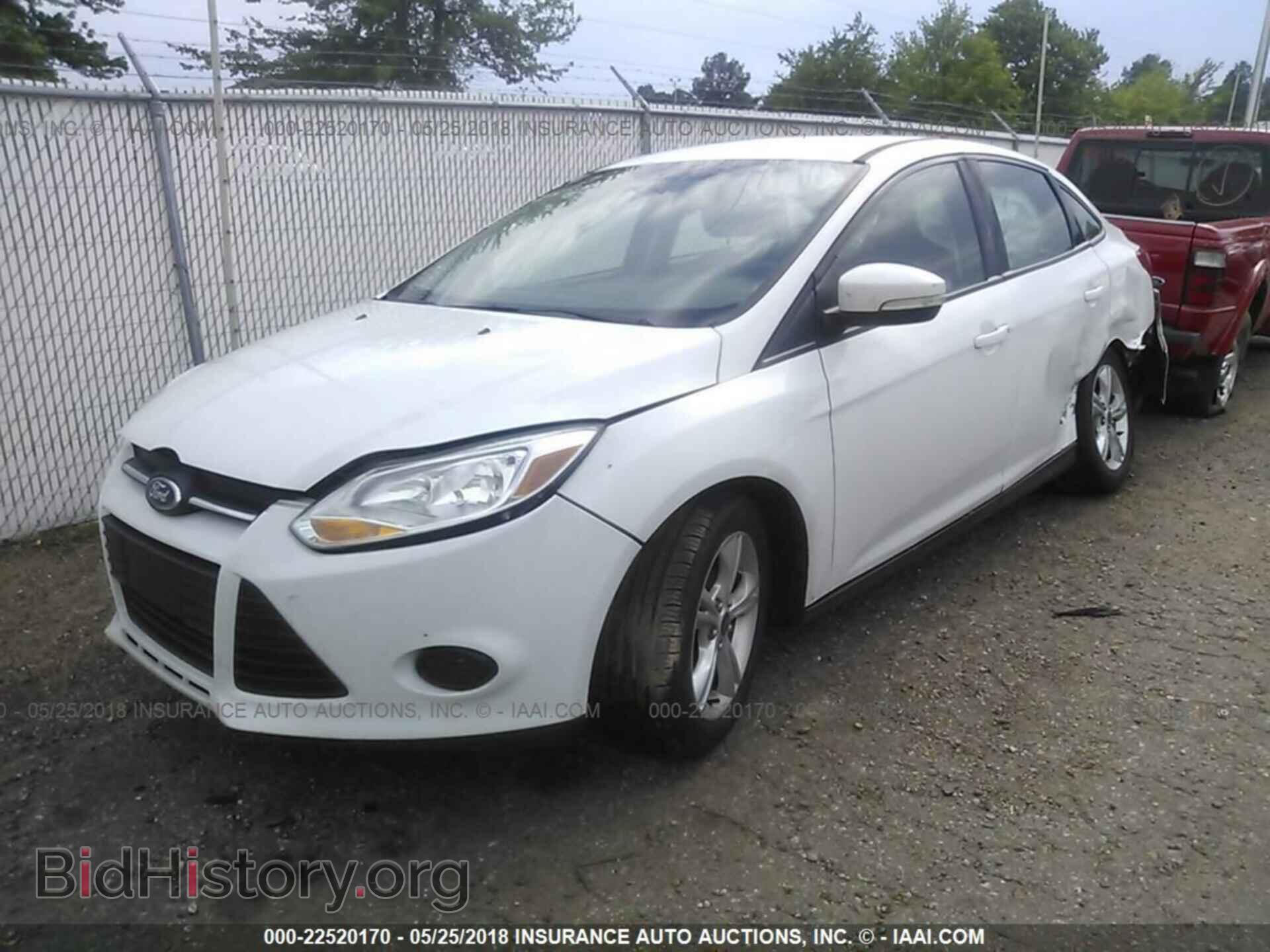 2014 Ford Focus - VIN: 1FADP3F20EL279825 - Фото 2