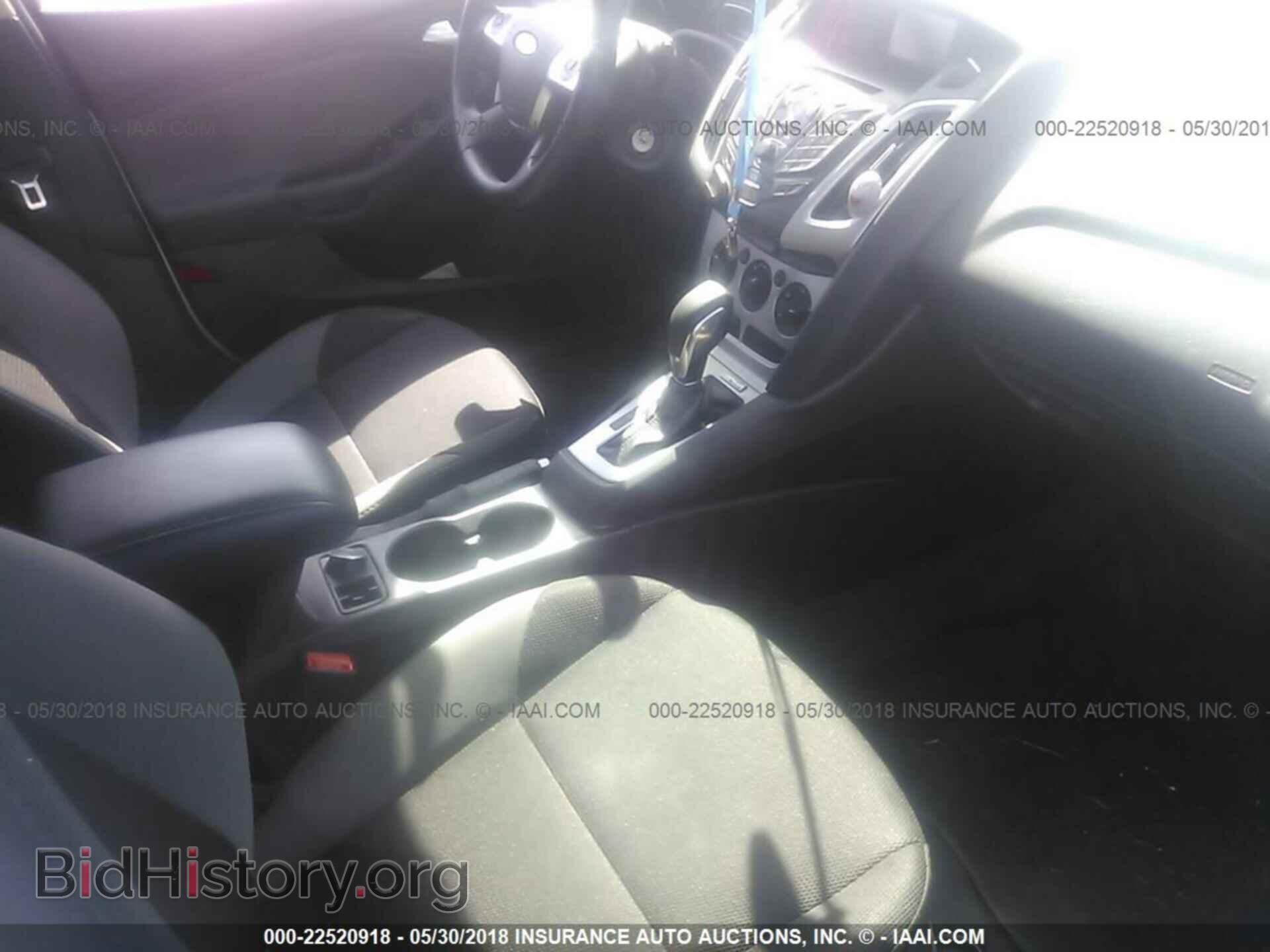 2014 Ford Focus - VIN: 1FADP3K25EL322450 - Photo 5