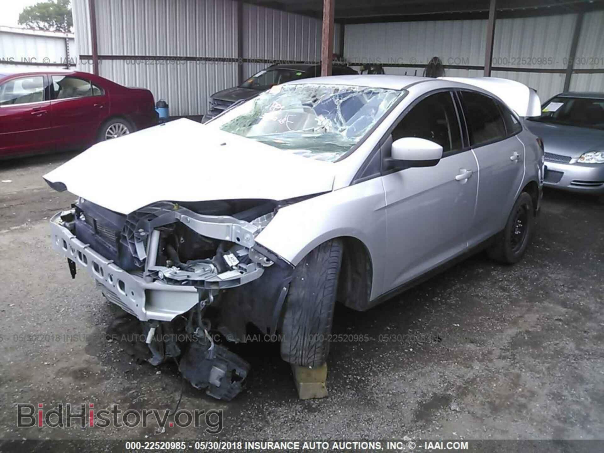 2012 Ford Focus - VIN: 1FAHP3F28CL327733 - Photo 2