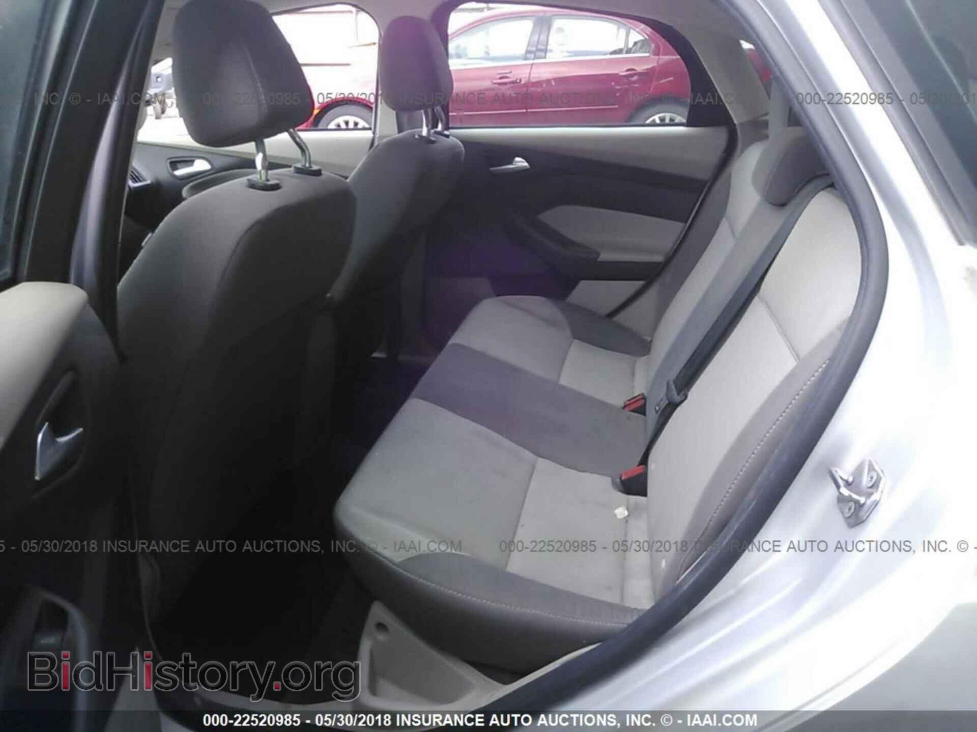 2012 Ford Focus - VIN: 1FAHP3F28CL327733 - Photo 8