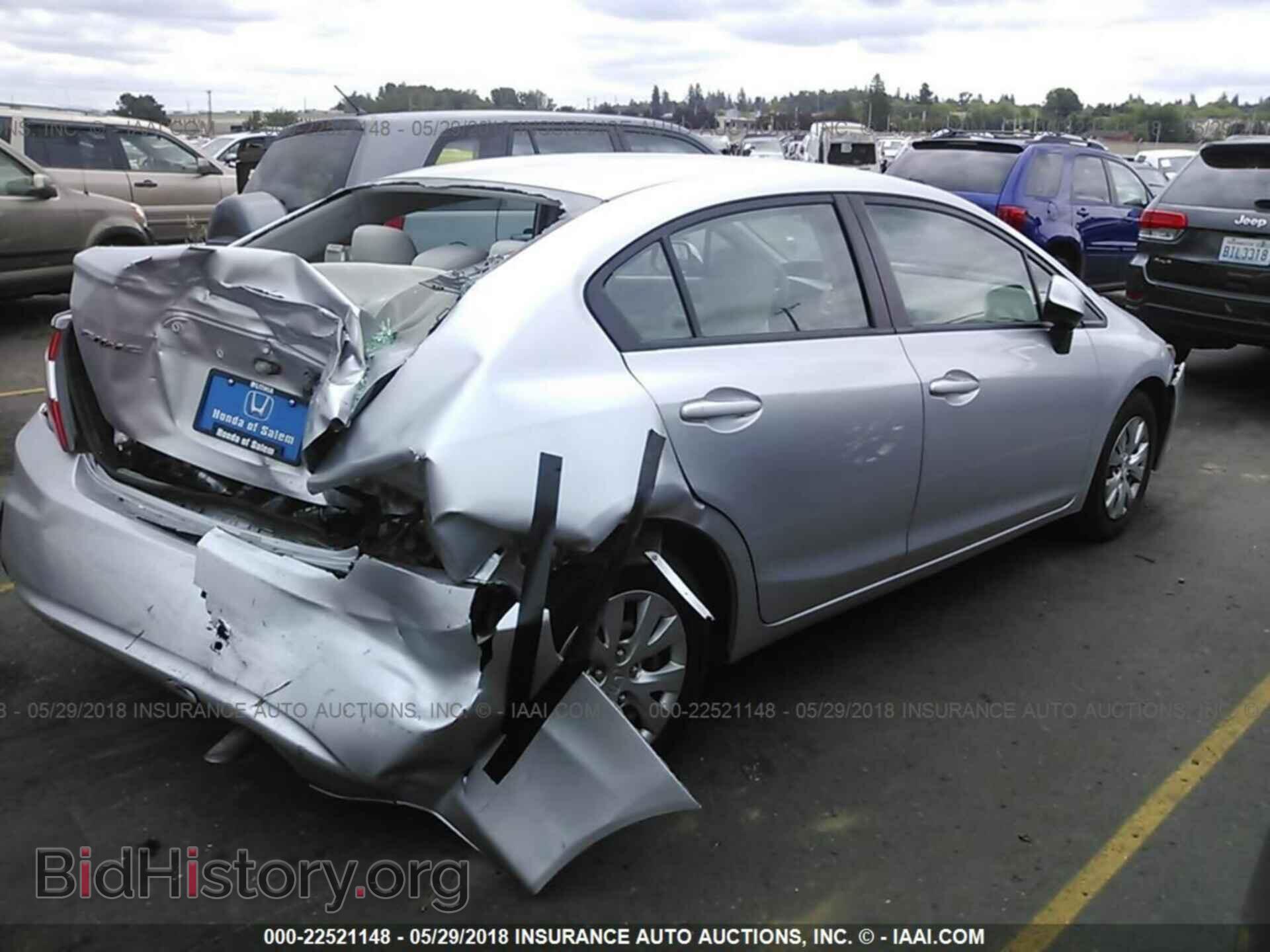 2012 Honda Civic - VIN: 2HGFB2F56CH301683 - Photo 4