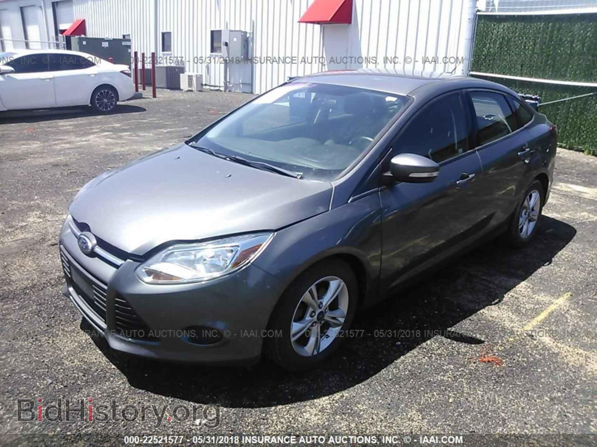 2013 Ford Focus - VIN: 1FADP3F25DL352816 - Photo 2