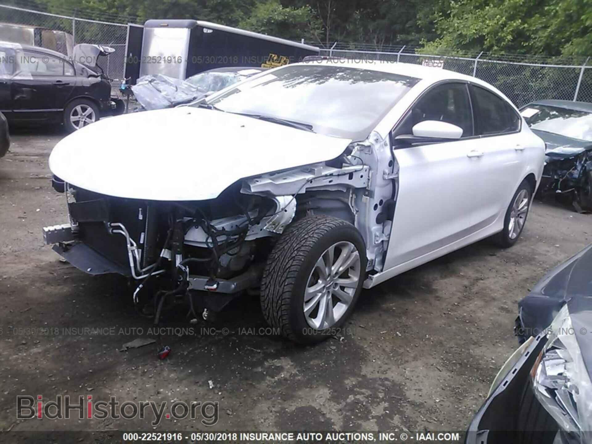 2015 Chrysler 200 - VIN: 1C3CCCAB6FN650294 - Photo 2