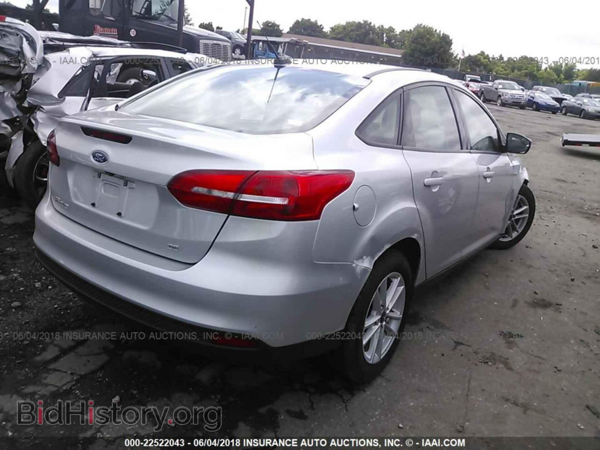 2017 Ford Focus - VIN: 1FADP3F24HL330621 - Photo 4
