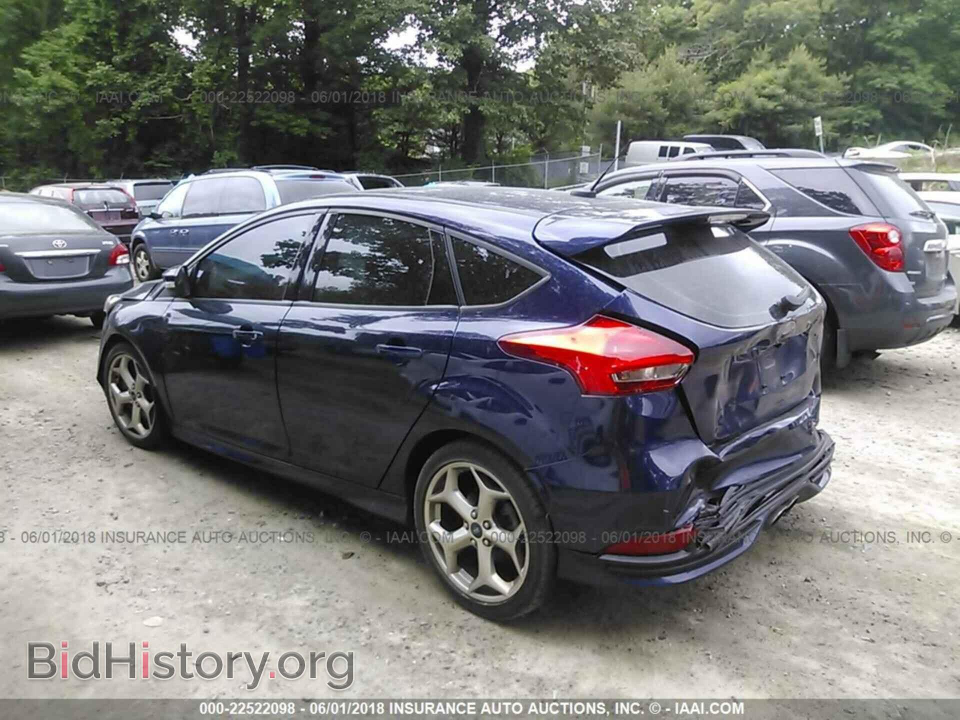 2016 Ford Focus - VIN: 1FADP3L95GL261907 - Photo 3