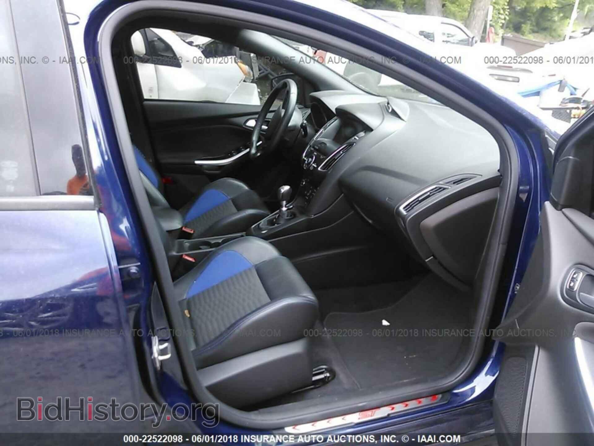 2016 Ford Focus - VIN: 1FADP3L95GL261907 - Photo 5