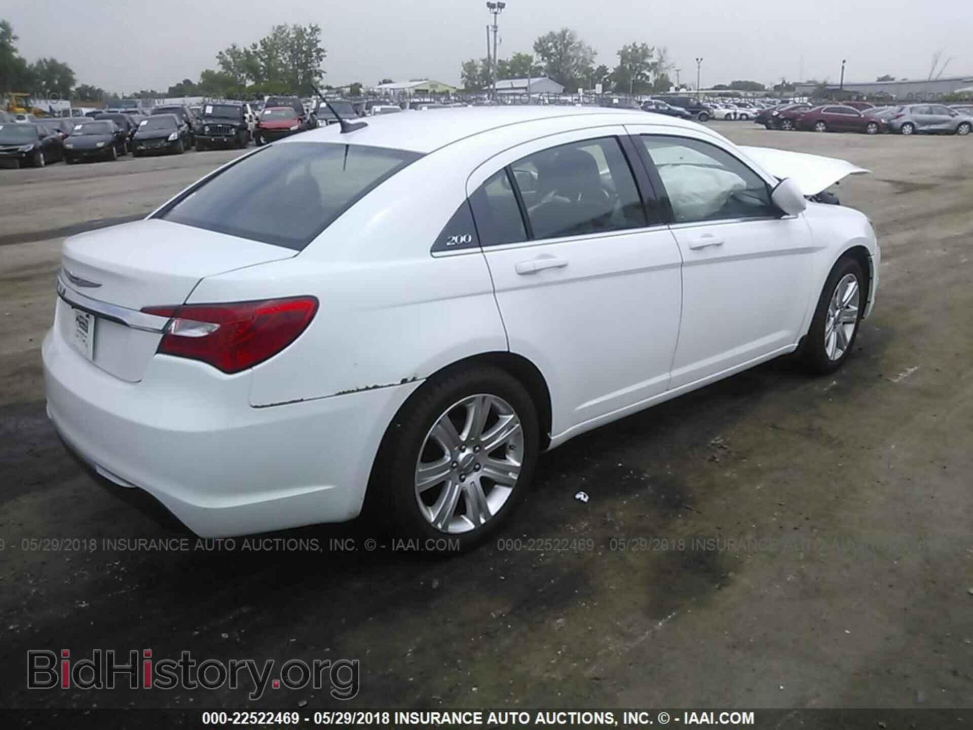 2013 Chrysler 200 - VIN: 1C3CCBAB0DN670502 - Photo 4