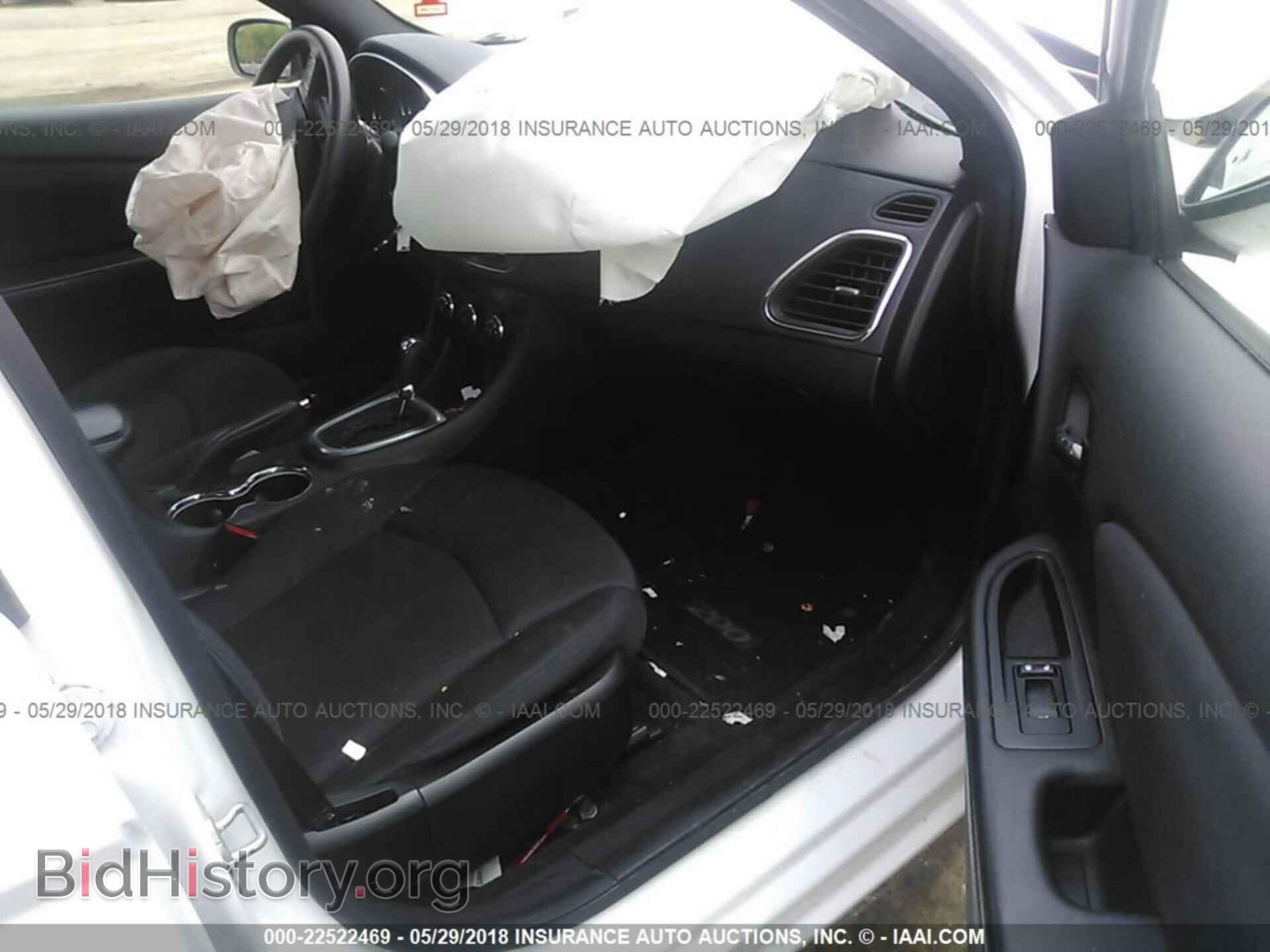 2013 Chrysler 200 - VIN: 1C3CCBAB0DN670502 - Photo 5