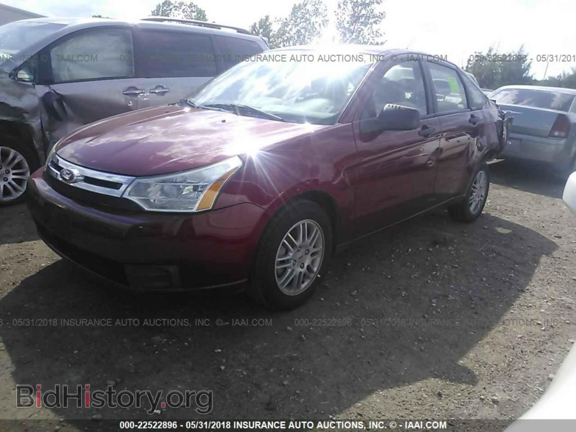 2011 Ford Focus - VIN: 1FAHP3FN7BW165908 - Фото 2