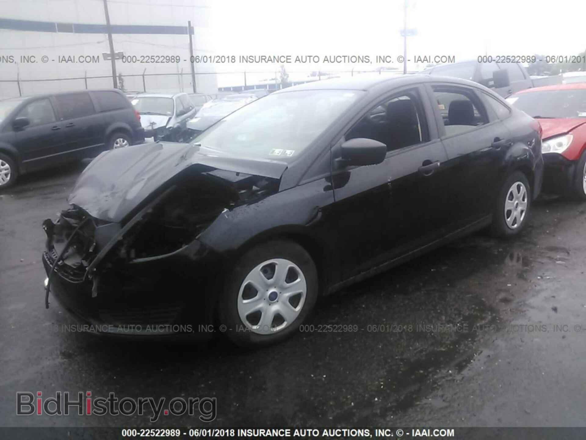 2016 Ford Focus - VIN: 1FADP3E24GL223827 - Фото 2