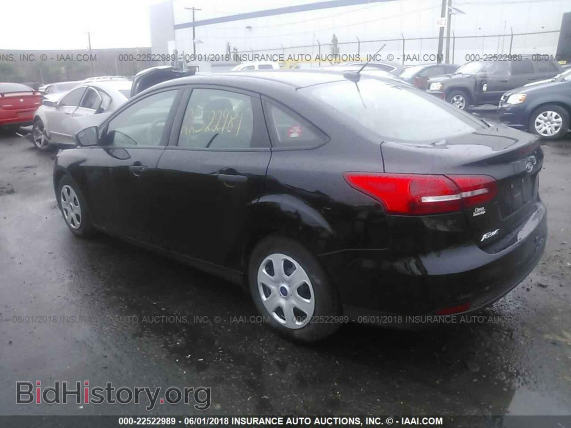 2016 Ford Focus - VIN: 1FADP3E24GL223827 - Фото 3