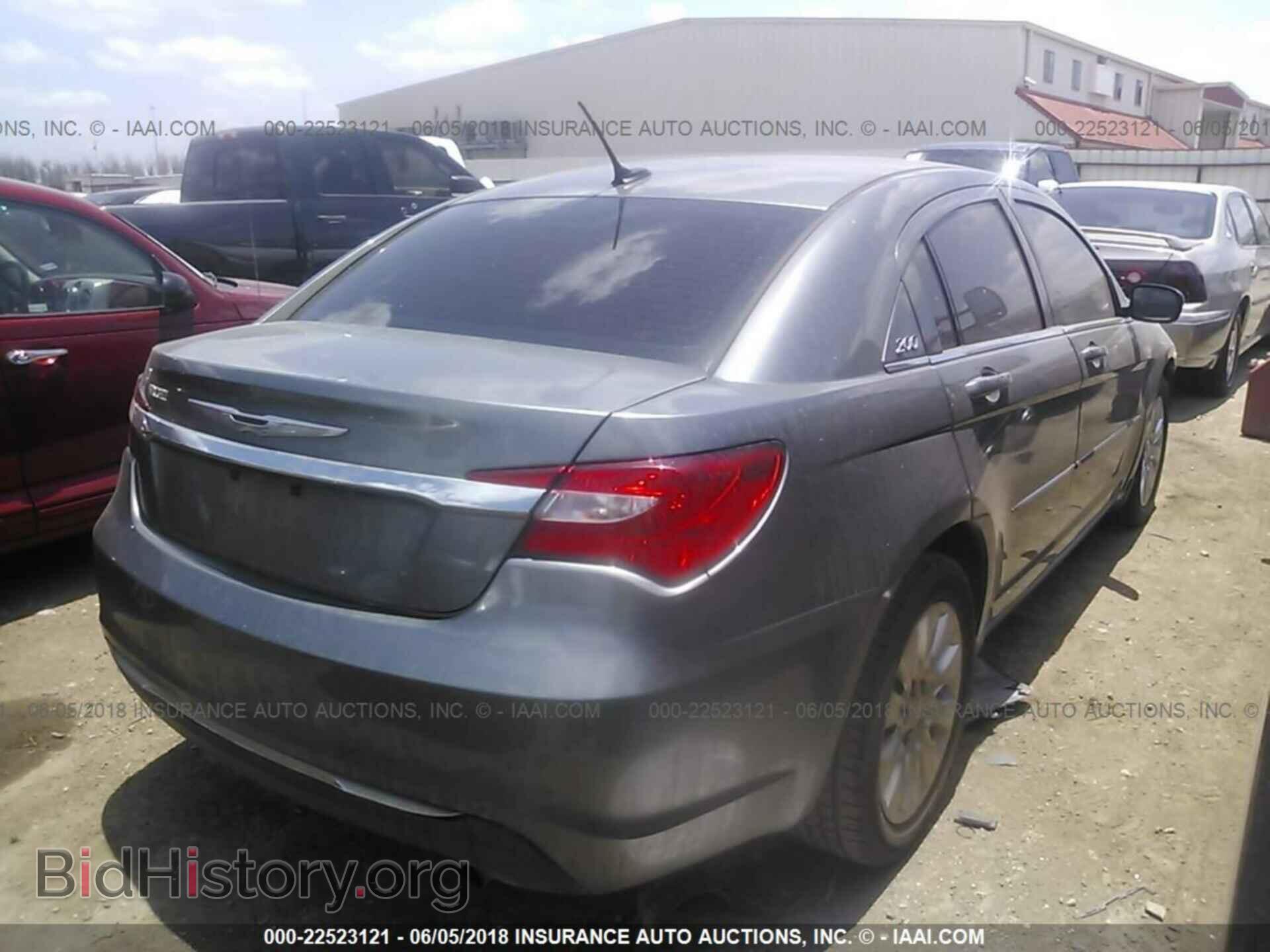 2013 Chrysler 200 - VIN: 1C3CCBABXDN604751 - Фото 4