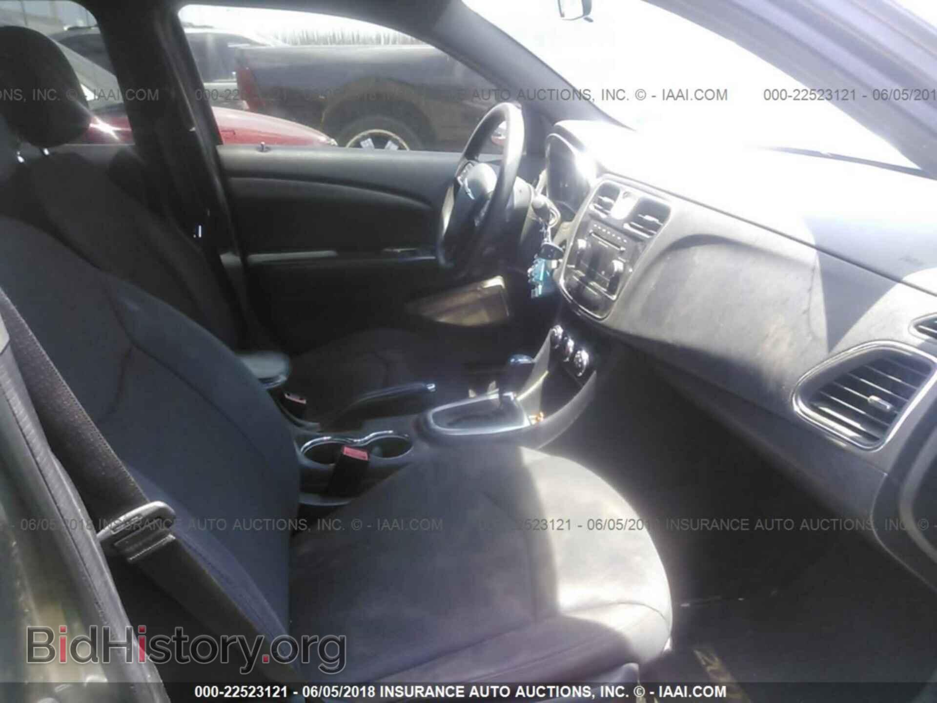2013 Chrysler 200 - VIN: 1C3CCBABXDN604751 - Фото 5