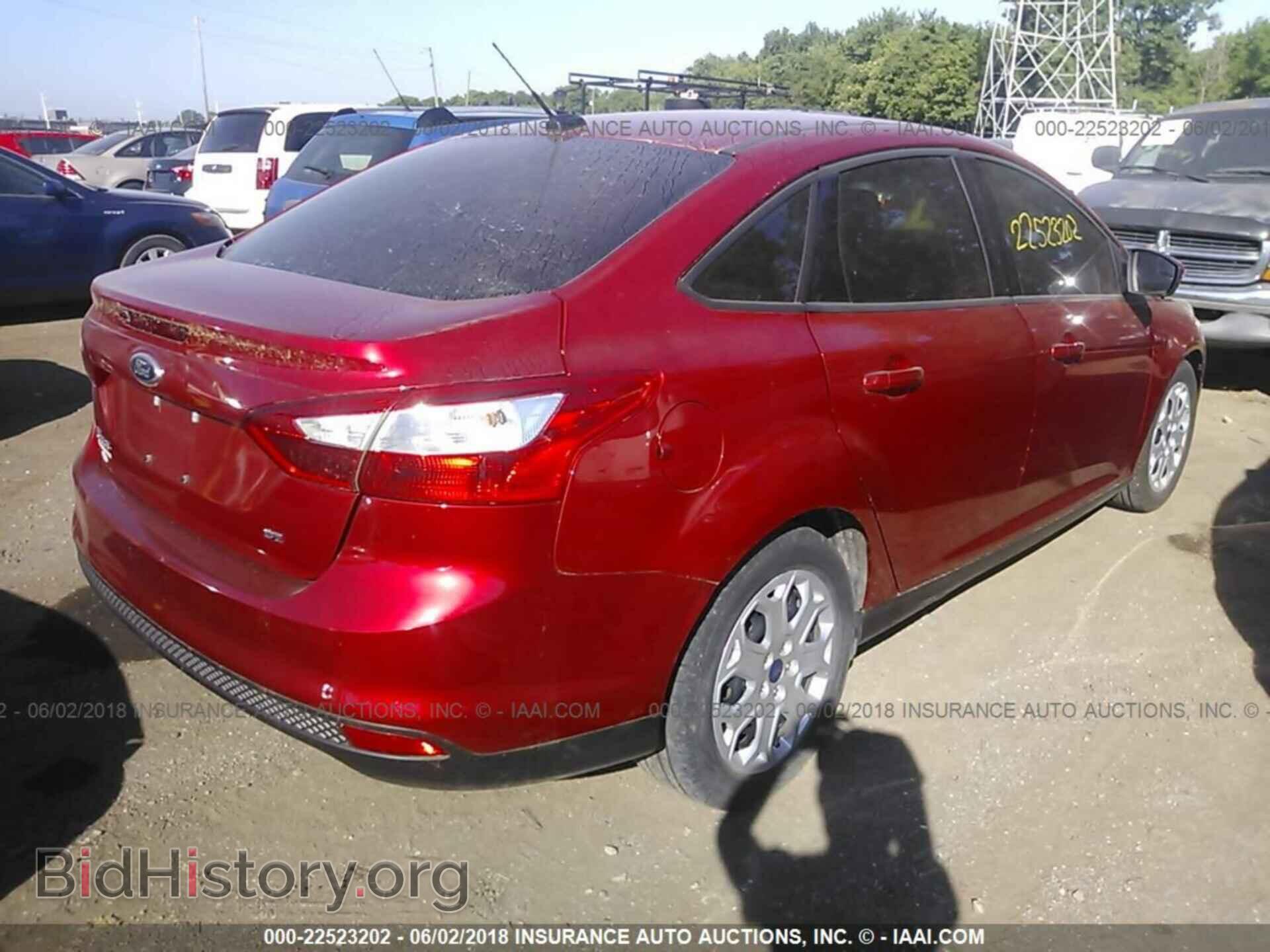 2012 Ford Focus - VIN: 1FAHP3F20CL361357 - Photo 4