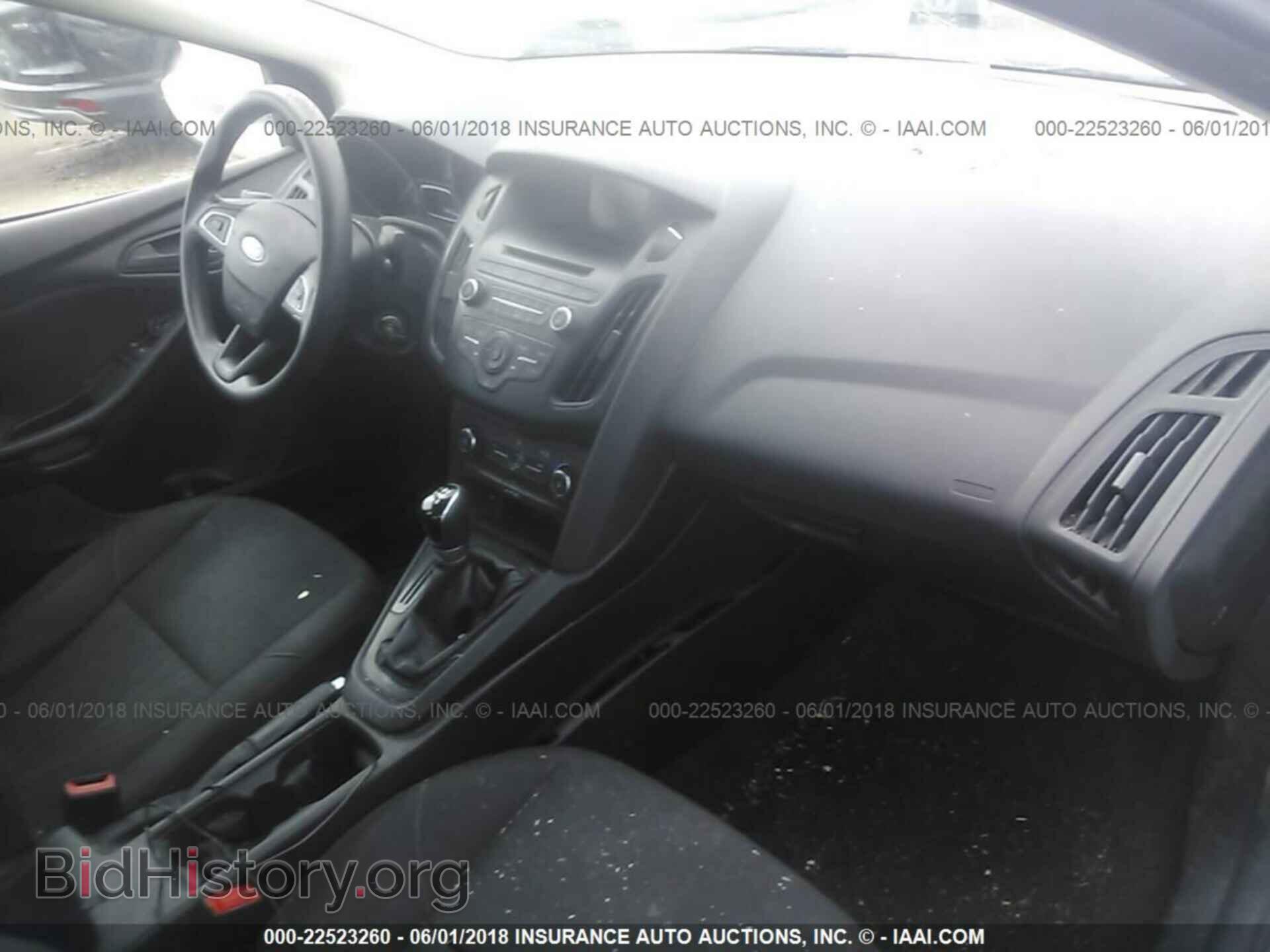 2016 Ford Focus - VIN: 1FADP3E20GL232511 - Photo 5