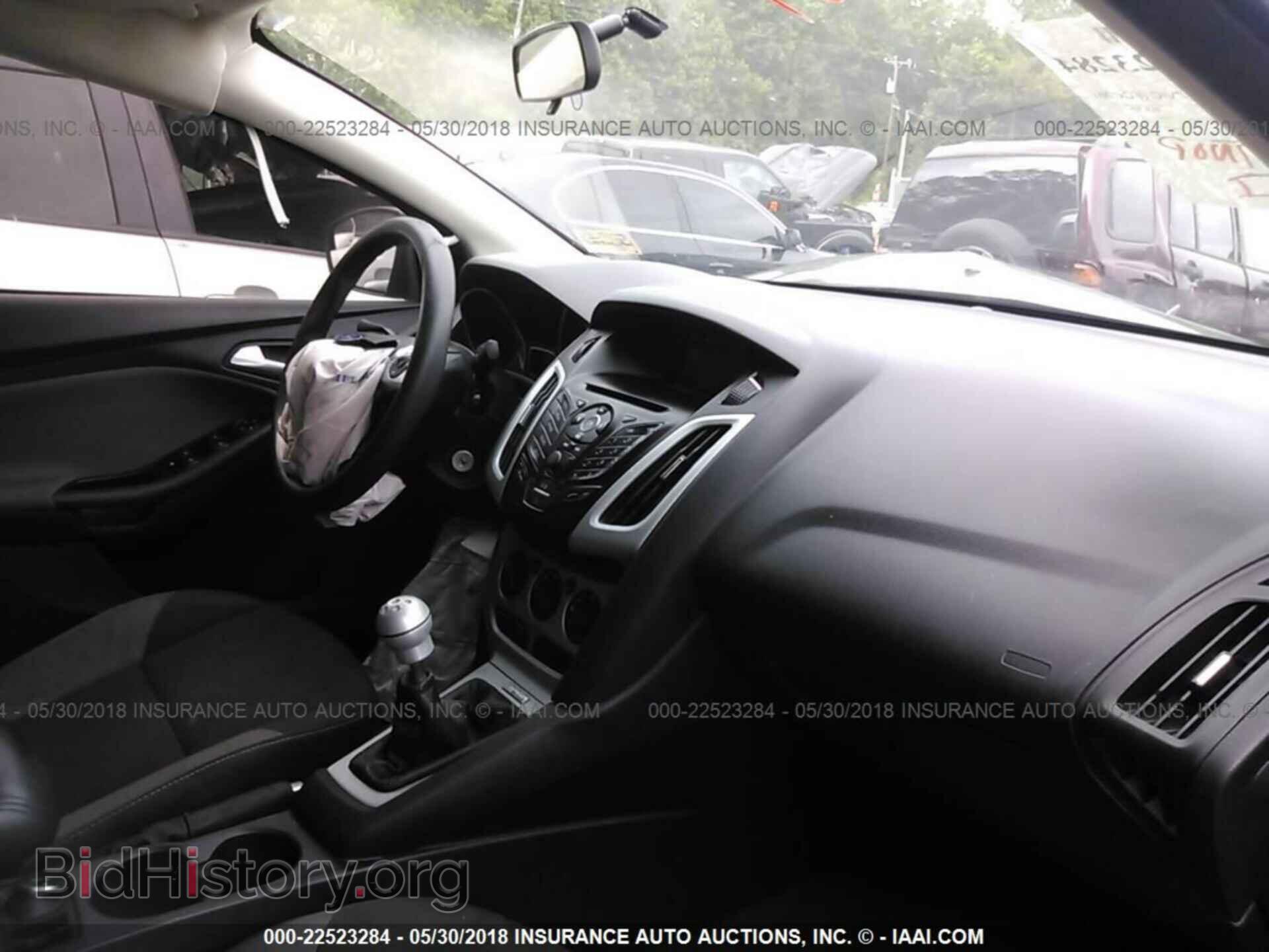 2014 Ford Focus - VIN: 1FADP3F27EL354844 - Photo 5